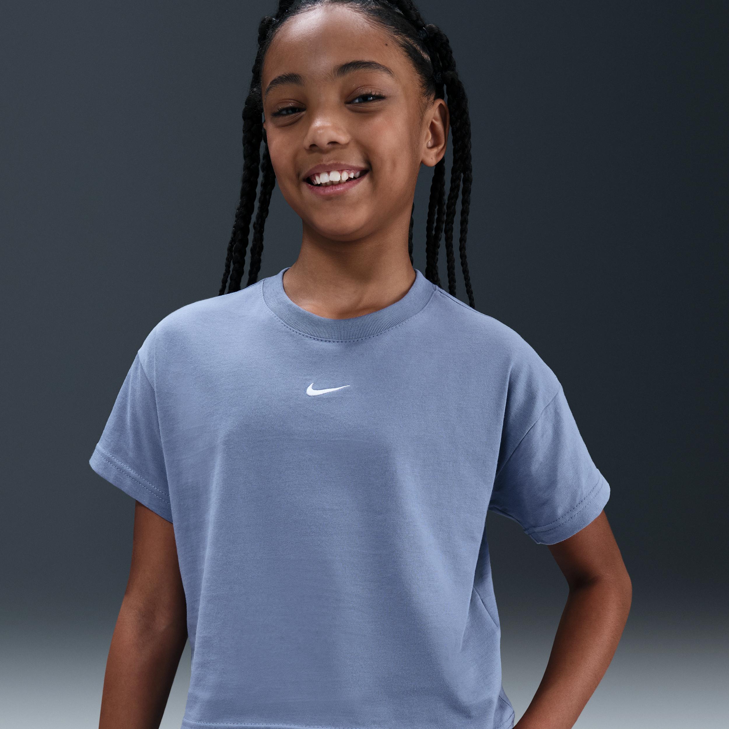 Nike Sportswear Essential Big Kids' (Girls') T-Shirt by NIKE