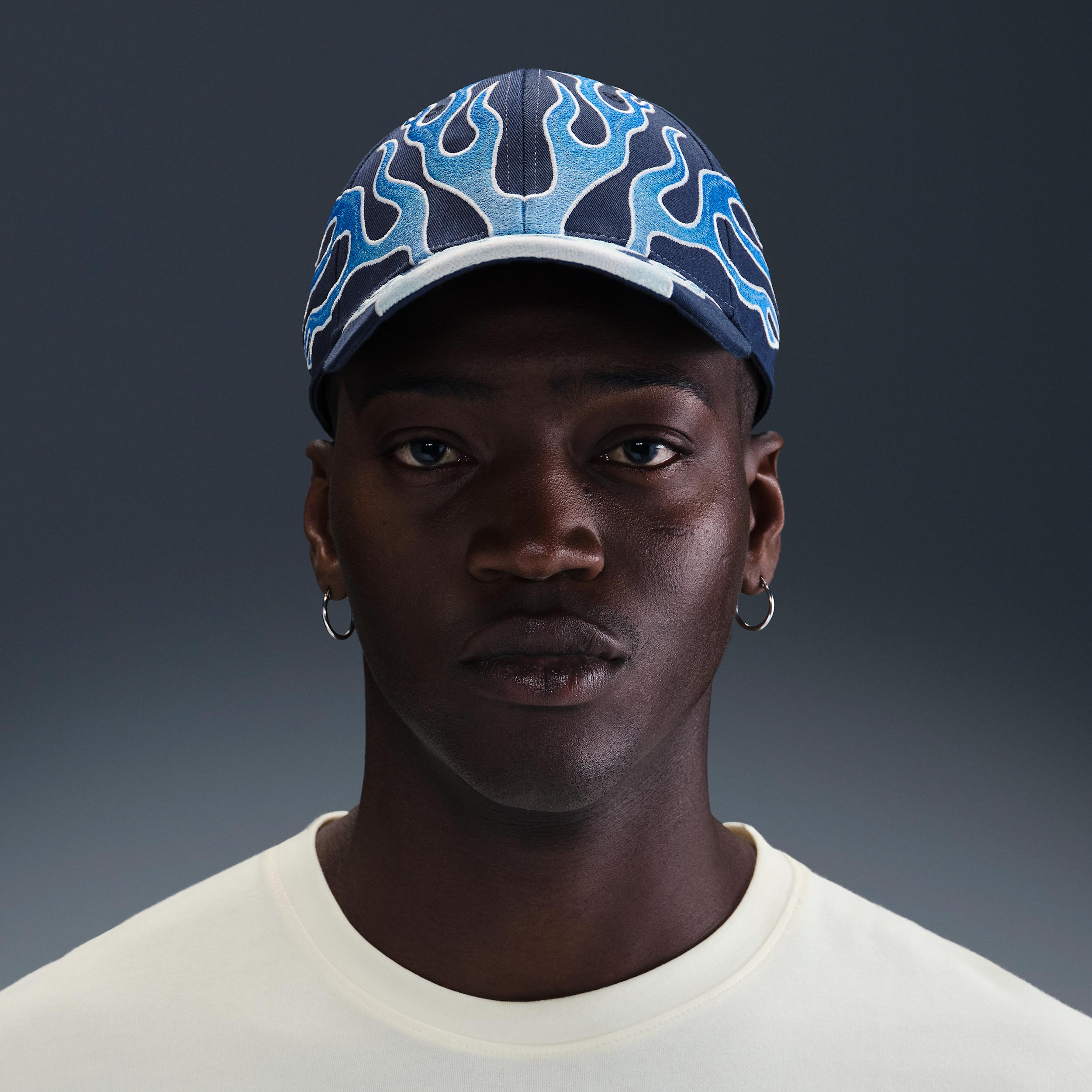 Nike Unisex Club Cap Structured OG Flame Cap by NIKE