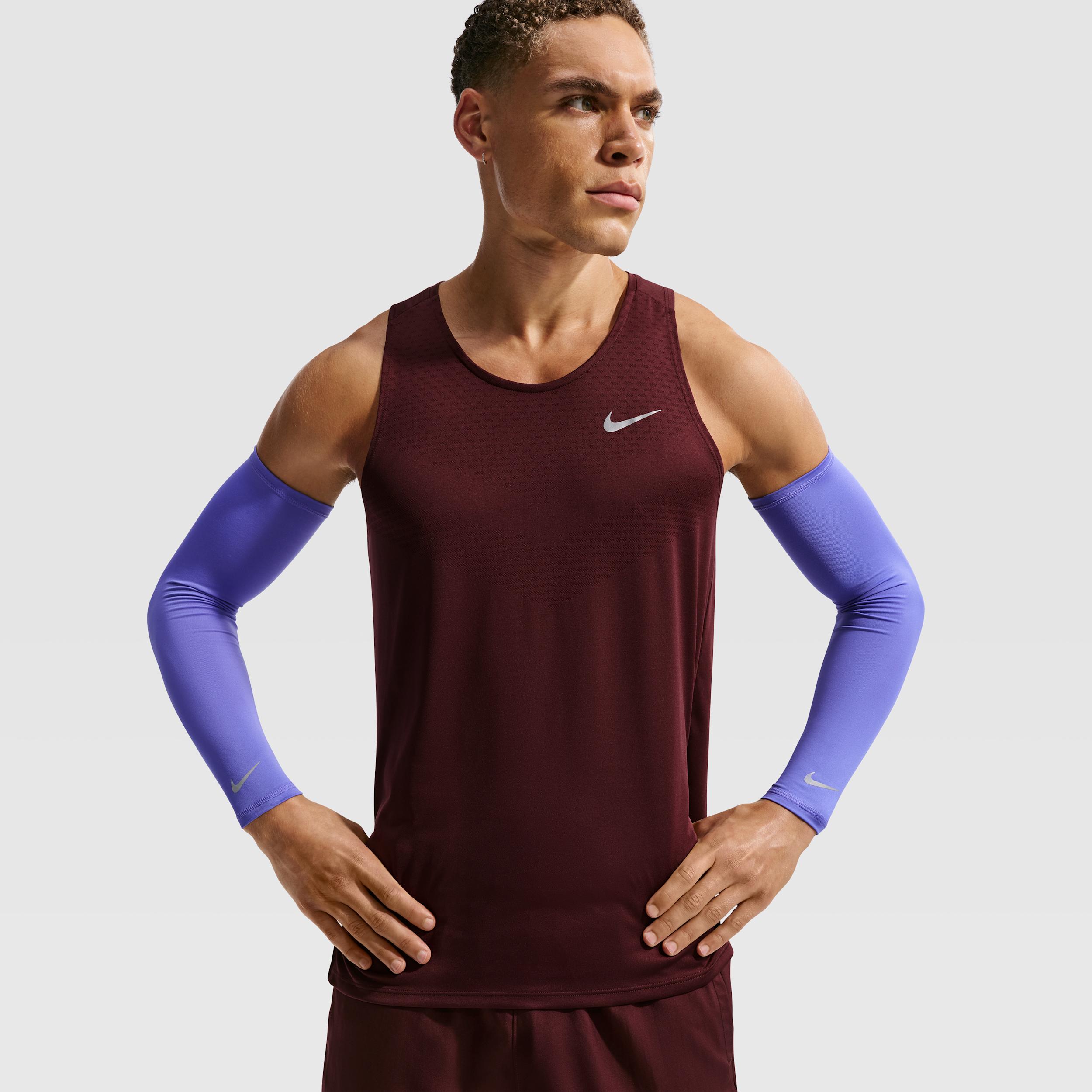 Nike Unisex Dri-FIT Lightweight Sleeves 2.0 by NIKE
