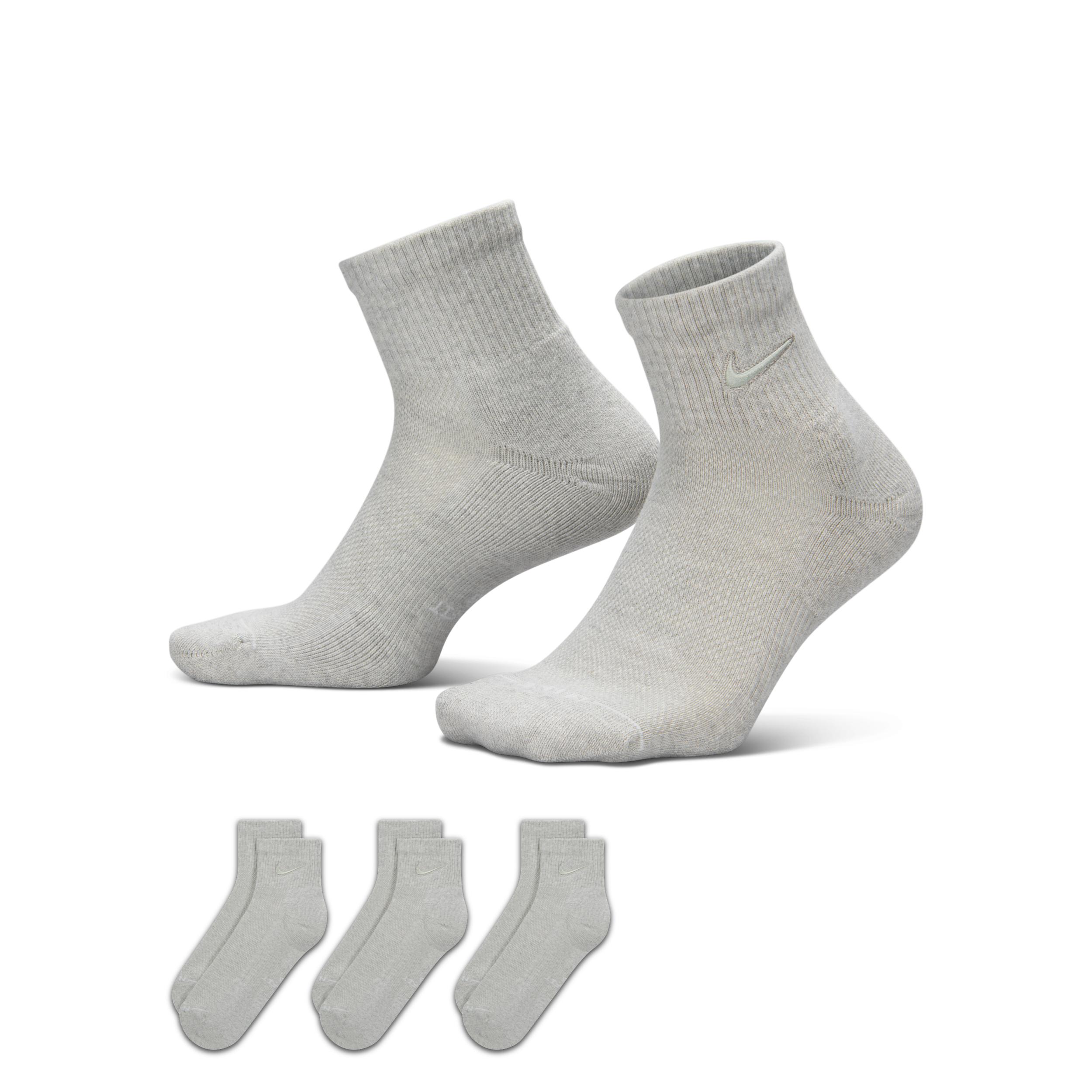 Nike Unisex Everyday Elevated Ankle Socks (3 Pairs) by NIKE