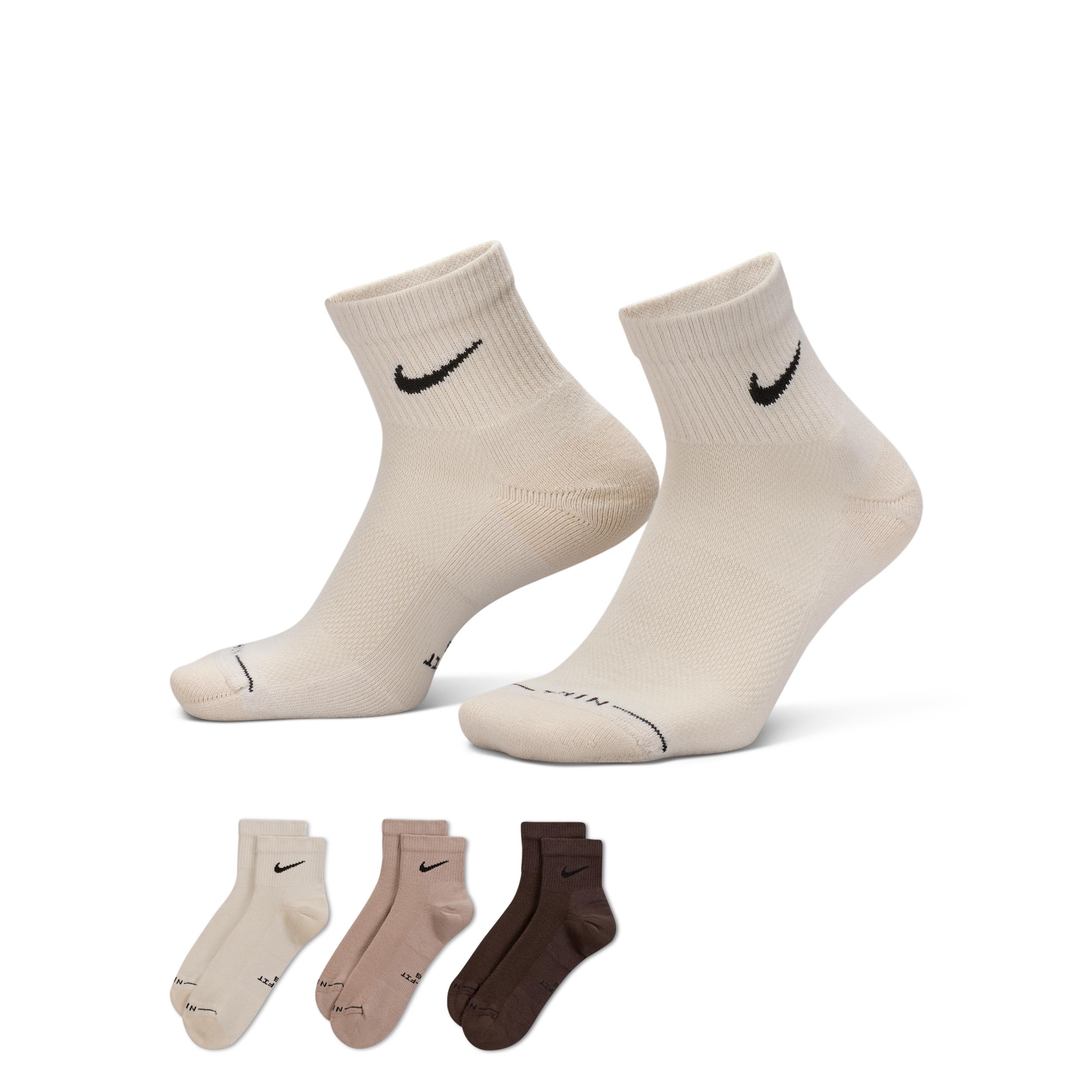 Nike Unisex Everyday Elevated Ankle Socks (3 Pairs) by NIKE