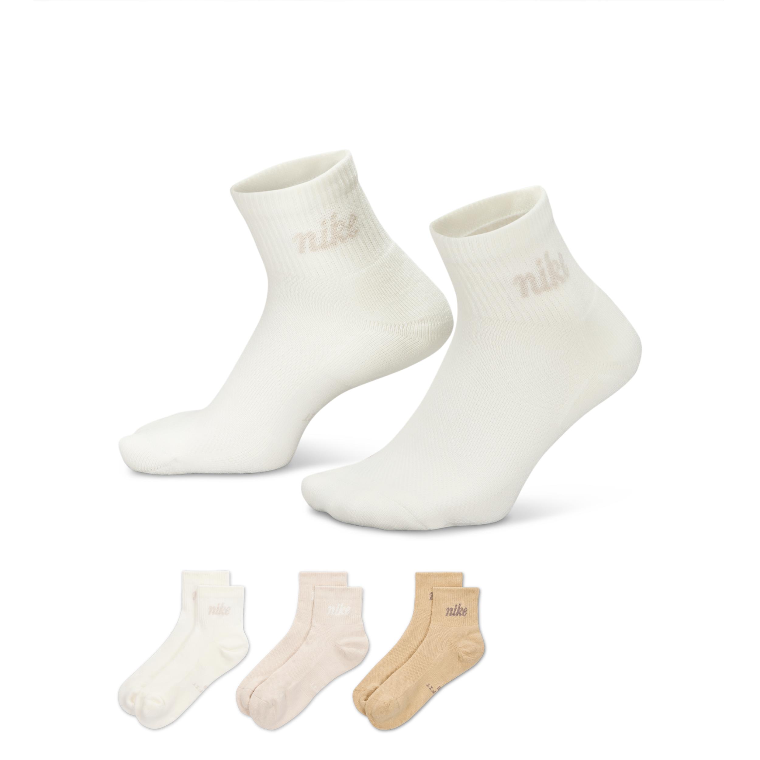 Nike Unisex Everyday Elevated Ankle Socks (3 Pairs) by NIKE
