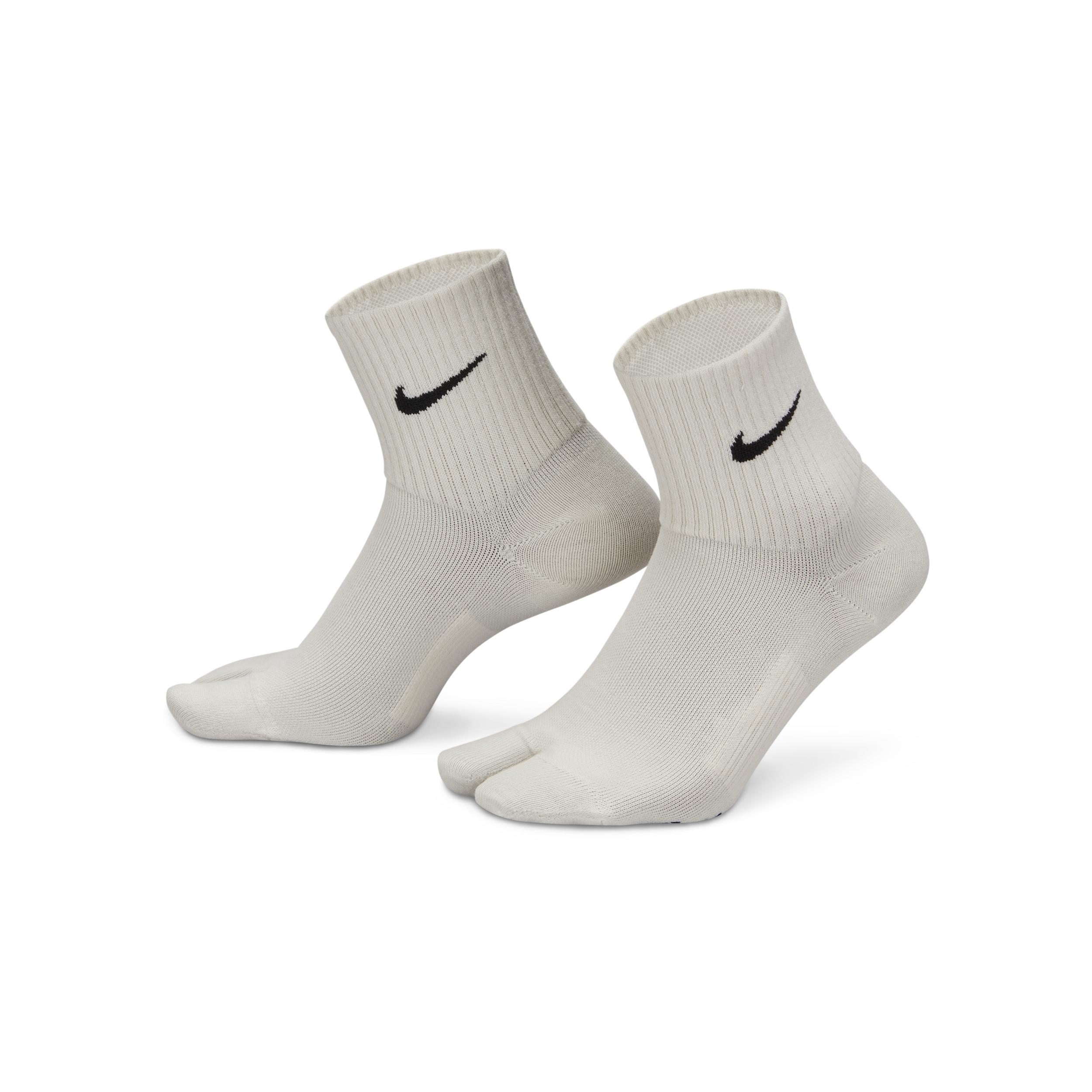 Nike Unisex Everyday Plus "Rift" Lightweight Split-Toe Ankle Socks by NIKE
