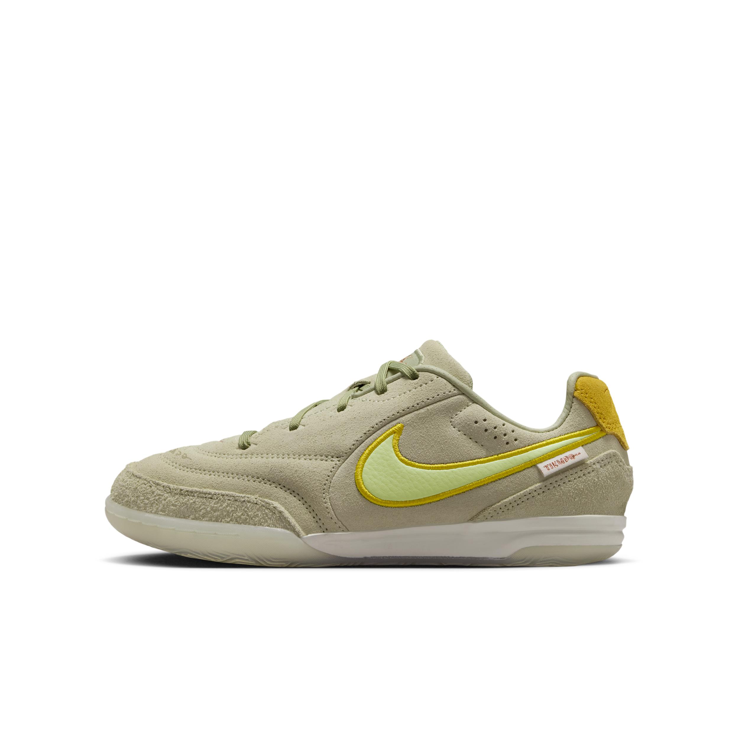 Nike Unisex Jr. Tiempo Streetgato LE Indoor/Court Low-Top Soccer Shoes by NIKE