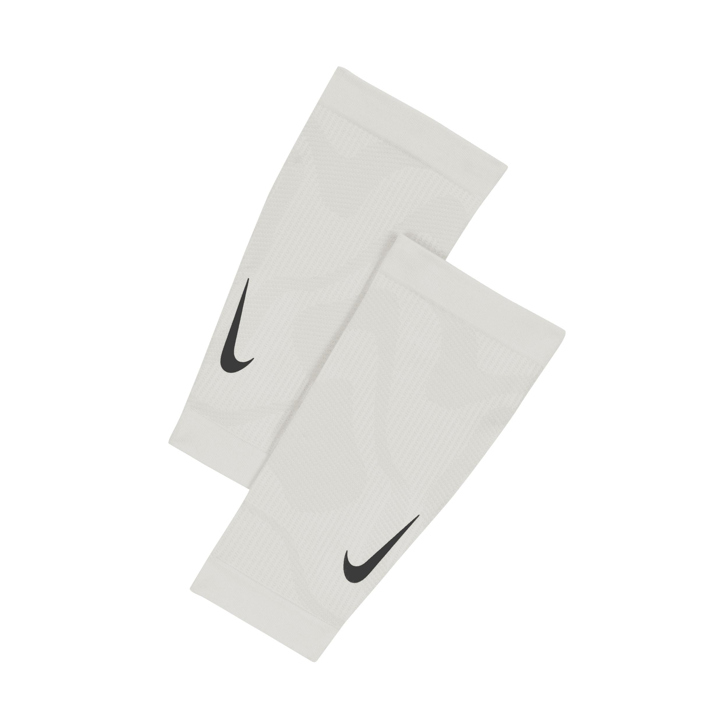 Nike Unisex Zoned Calf Sleeves by NIKE