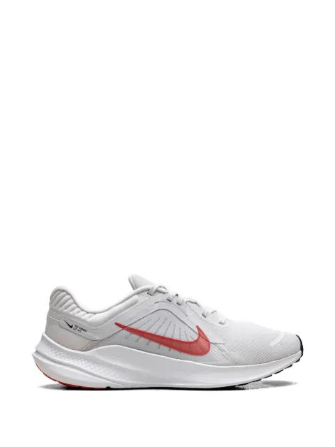Quest 5 running sneakers by NIKE