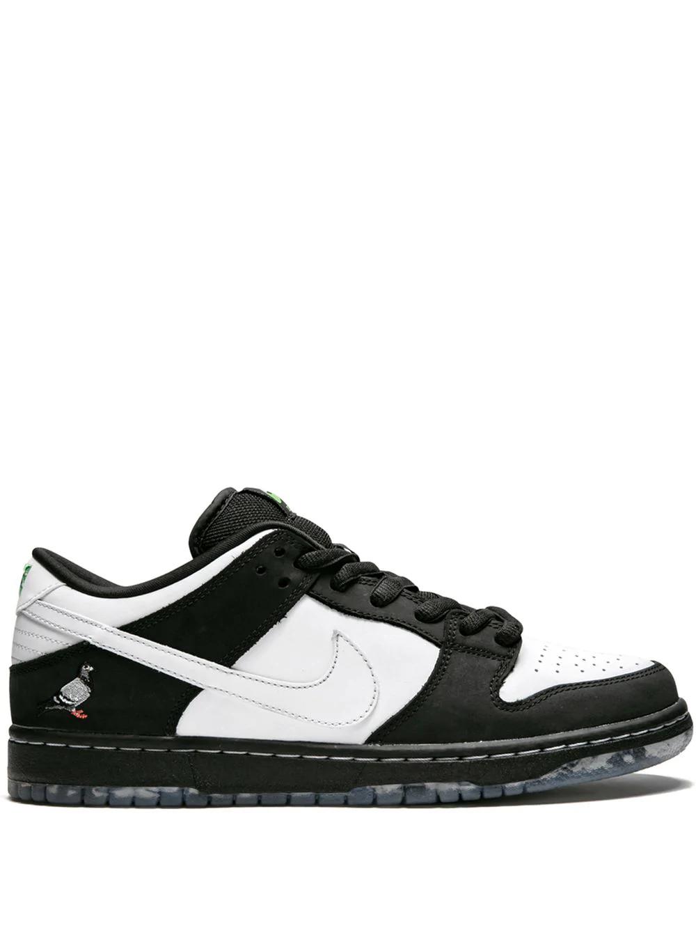 SB Dunk Low Pro OG QS "Panda Pigeon" sneakers by NIKE