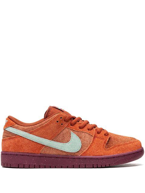 SB Dunk Low Pro Prm "Mystic Red" sneakers by NIKE