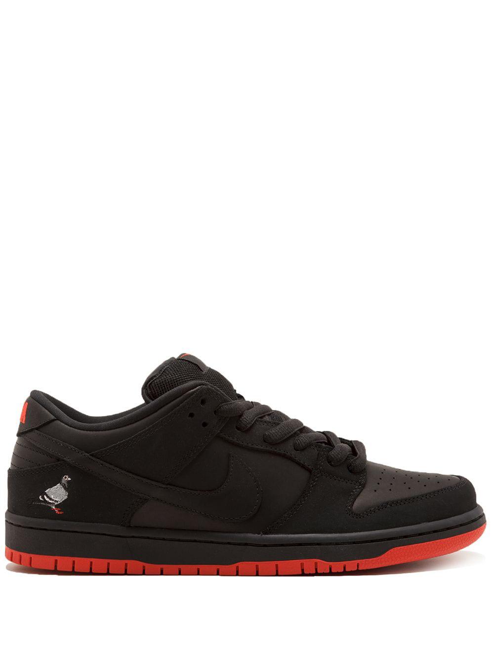 SB Dunk Low TRD QS "Black Pigeon" sneakers by NIKE