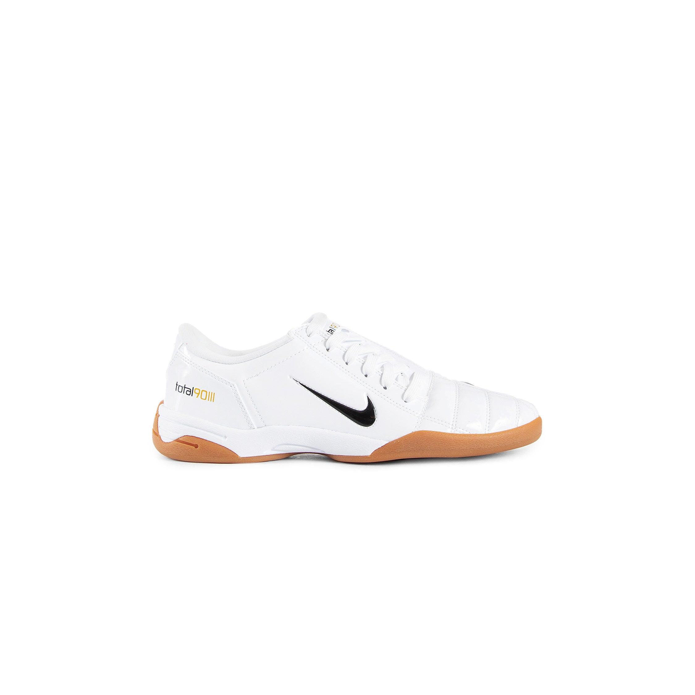 Total 90 Sneakers by NIKE