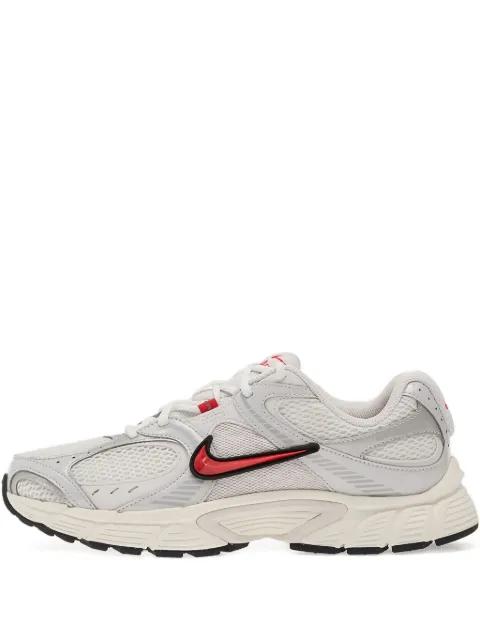 V5 Rnr sneakers by NIKE