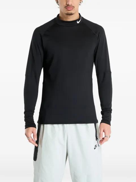 long-sleeved turtleneck T-shirt by NIKE