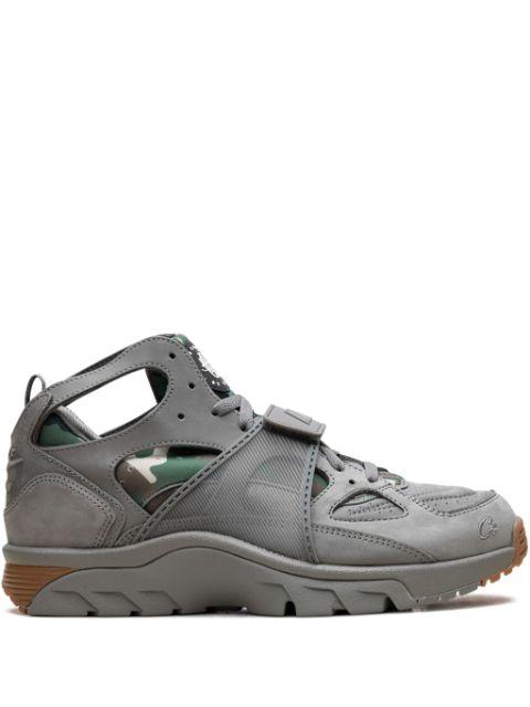 x Corteiz Air Trainer Huarache "Gully Grey" sneakers by NIKE
