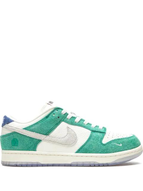 x Kasina Dunk Low "Road Sign" sneakers by NIKE