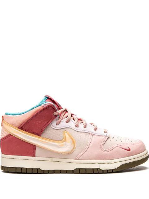 x Social Status Dunk Mid "Strawberry Chocolate" sneakers by NIKE