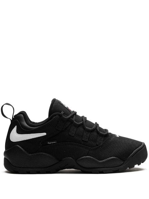 x Supreme SB Darwin Low "Black" sneakers by NIKE