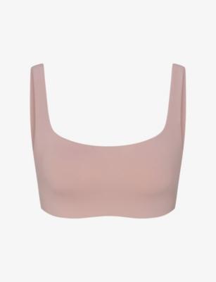 Matte Scoop-Neck Sports Bra by NIKESKIMS