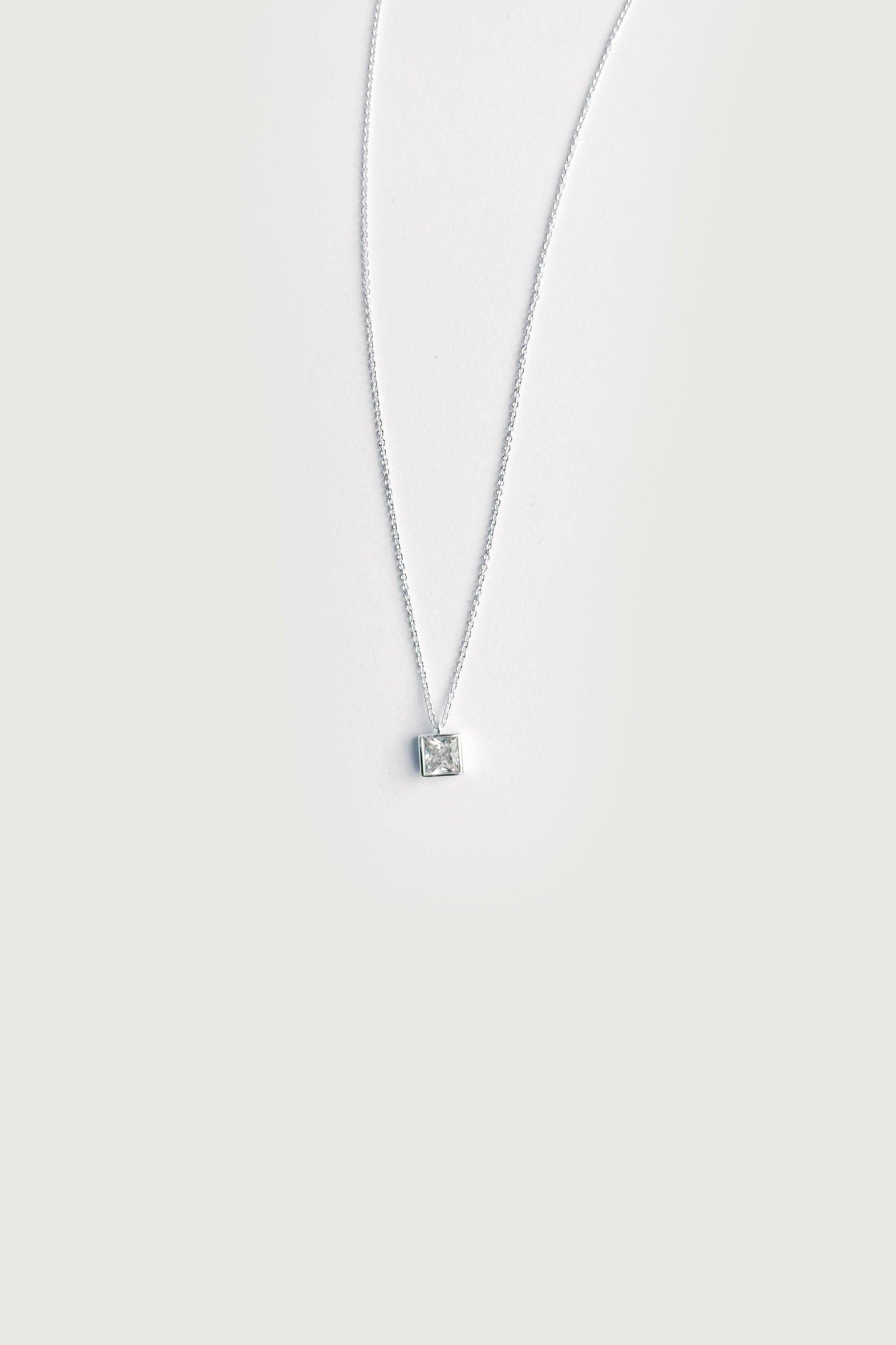 CABLE CHAIN NECKLACE WITH GEM by OAK + FORT