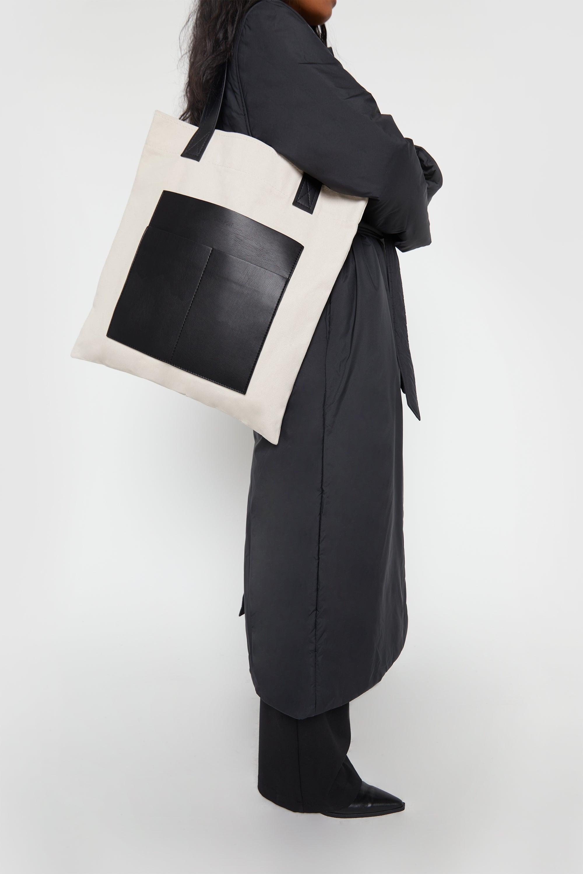 CANVAS TOTE WITH FRONT POCKET by OAK + FORT
