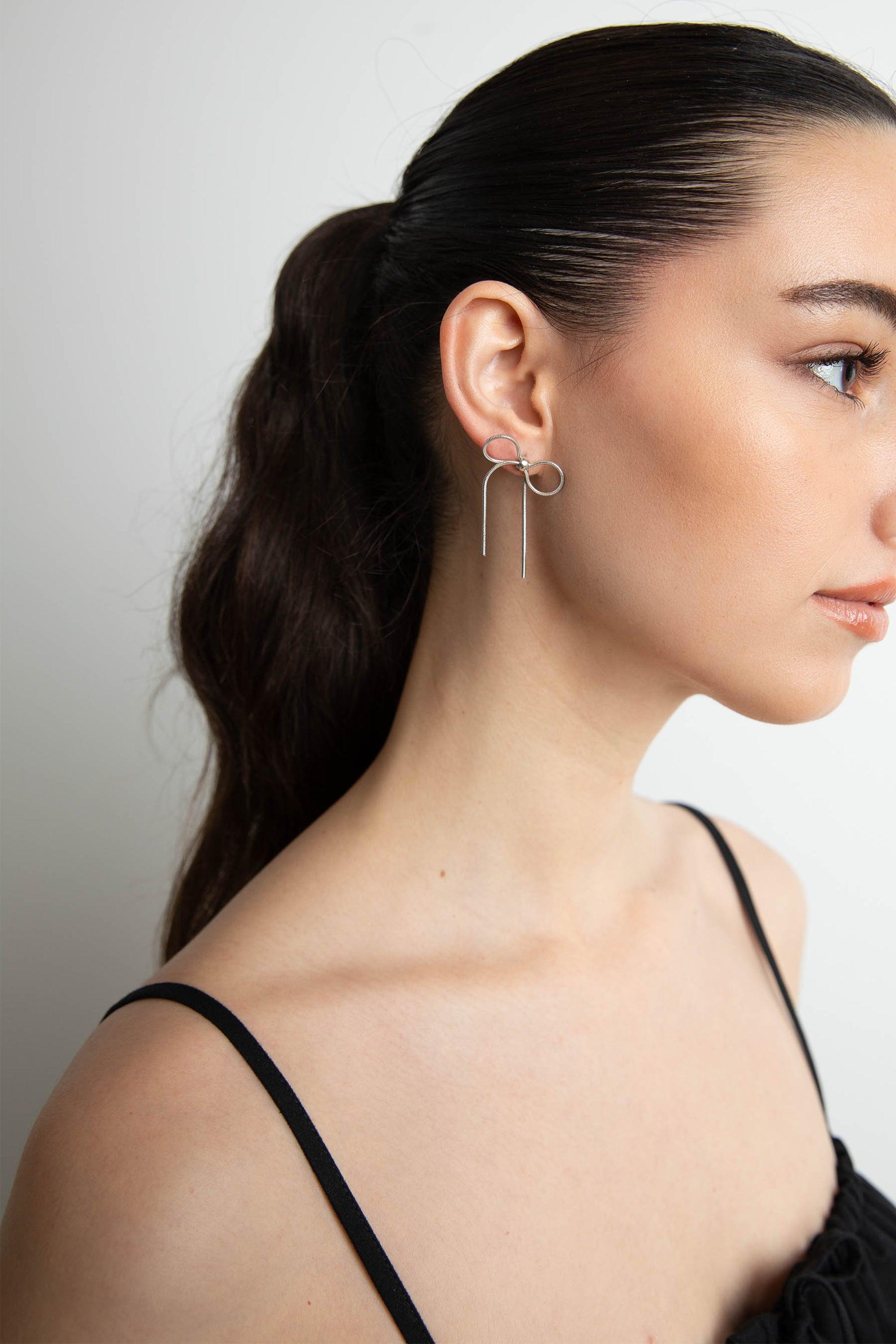 CHAIN BOW EARRING by OAK + FORT