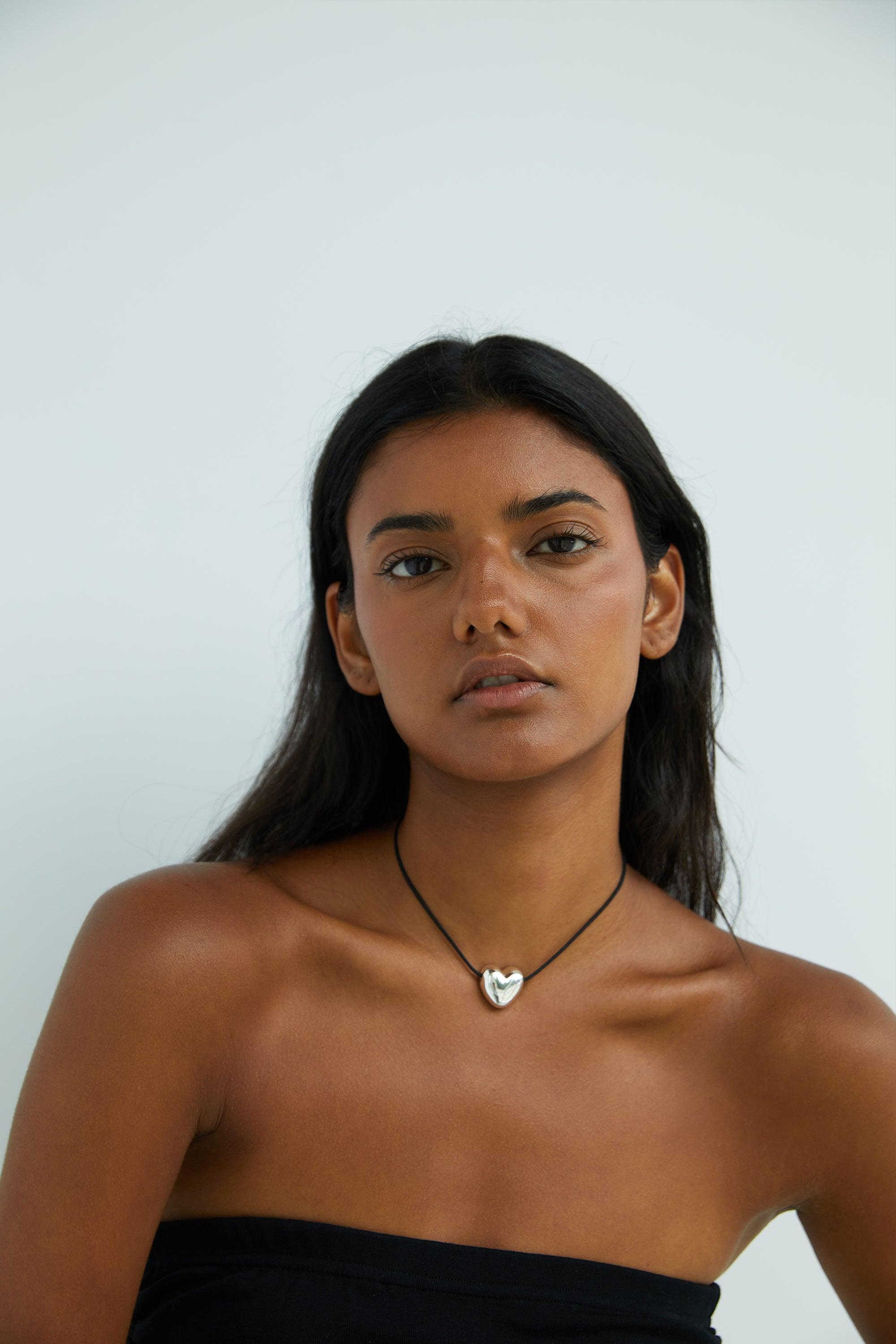 CHAIN NECKLACE WITH HEART PENDANT by OAK + FORT