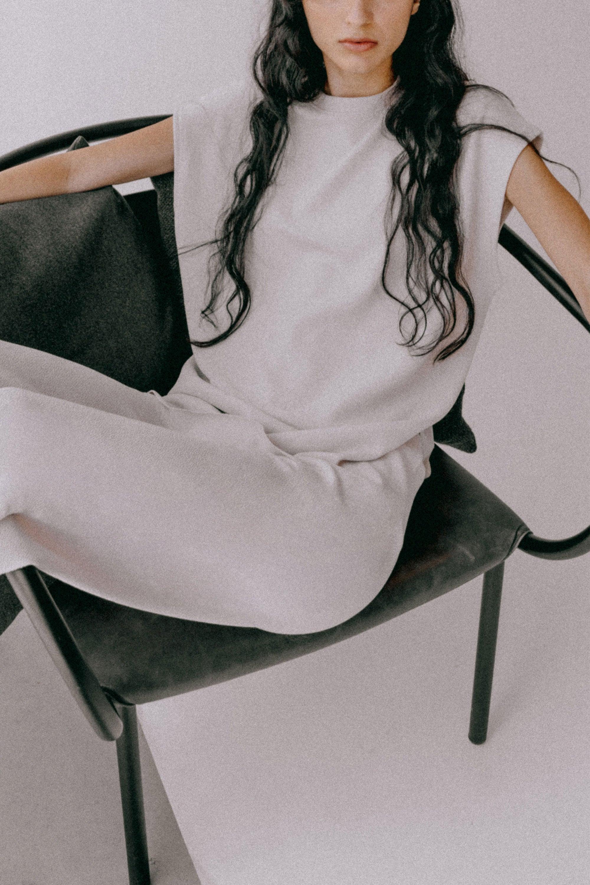 FLOWY SHORT SLEEVE TOP by OAK + FORT