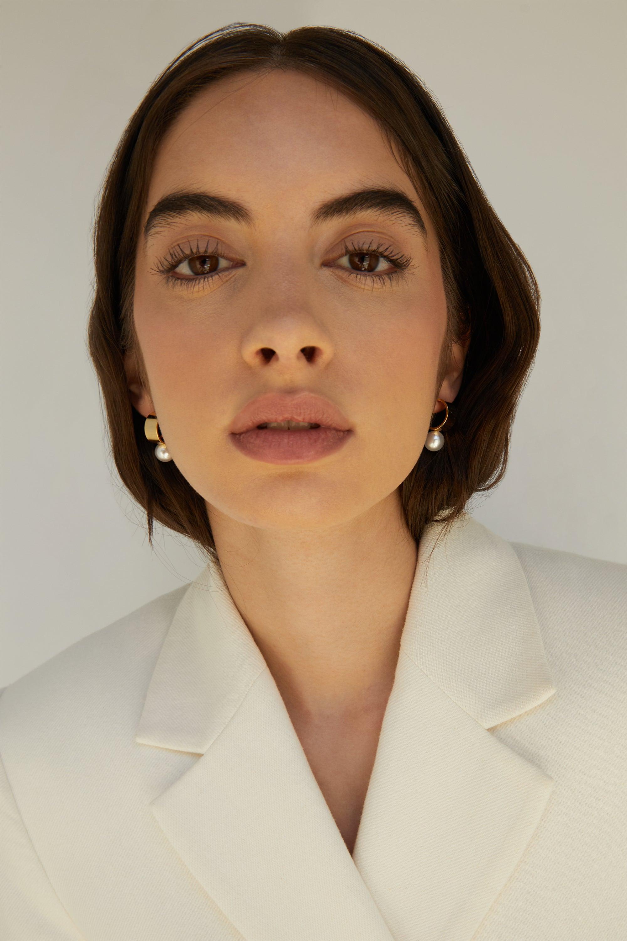 HOOP EARRING WITH PEARL by OAK + FORT