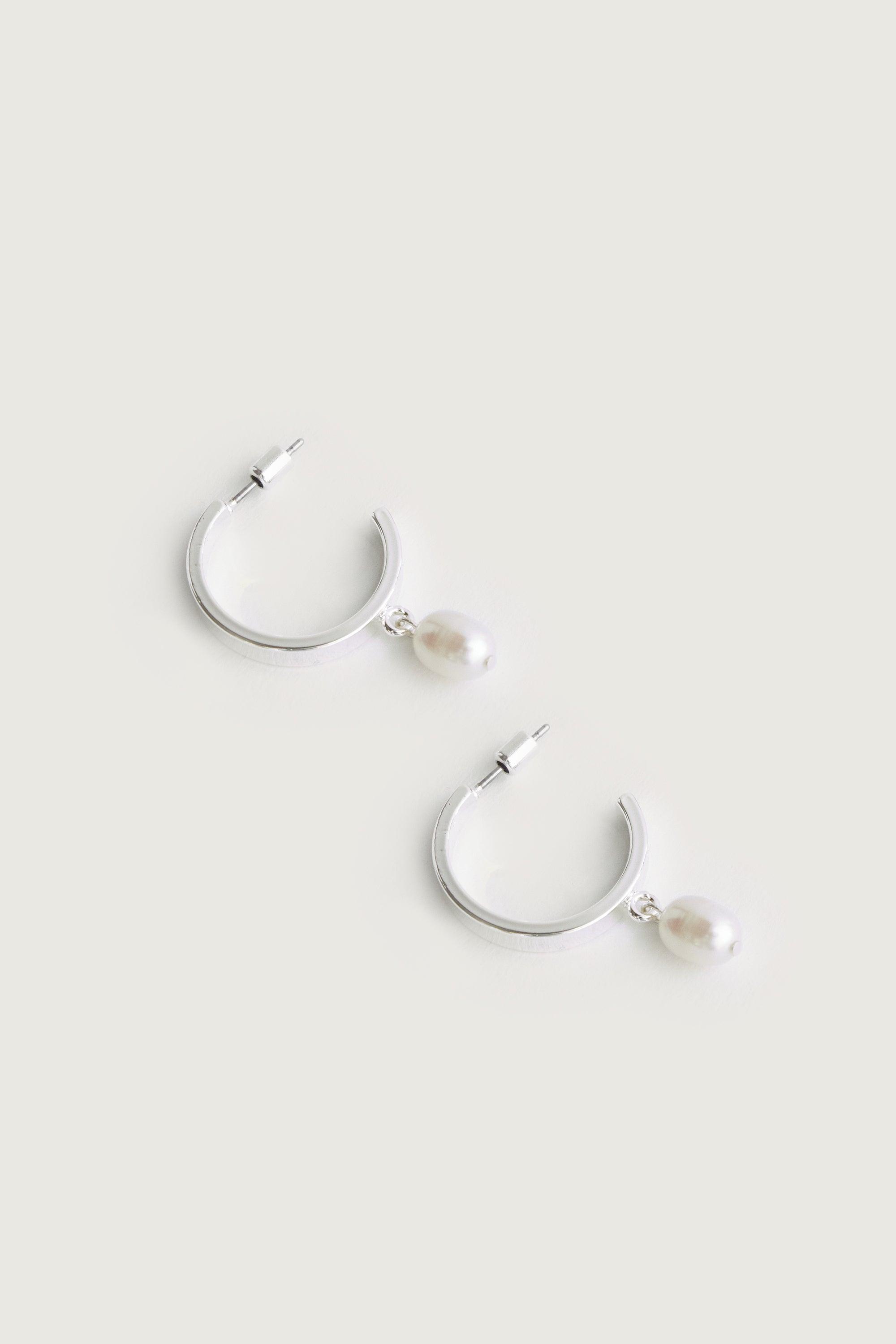 HOOP WITH PEARL by OAK + FORT