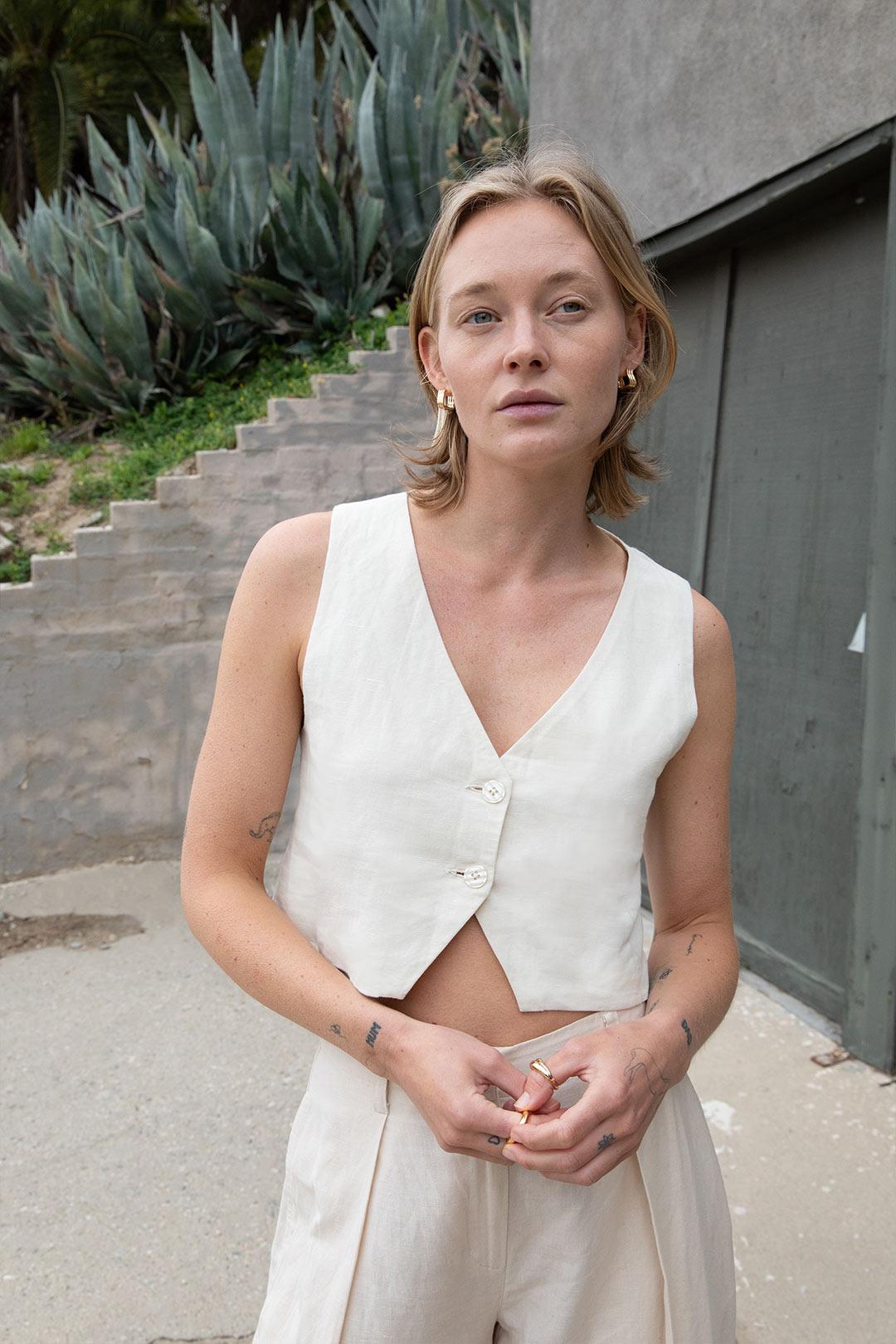 LINEN BLEND SUITING VEST by OAK + FORT