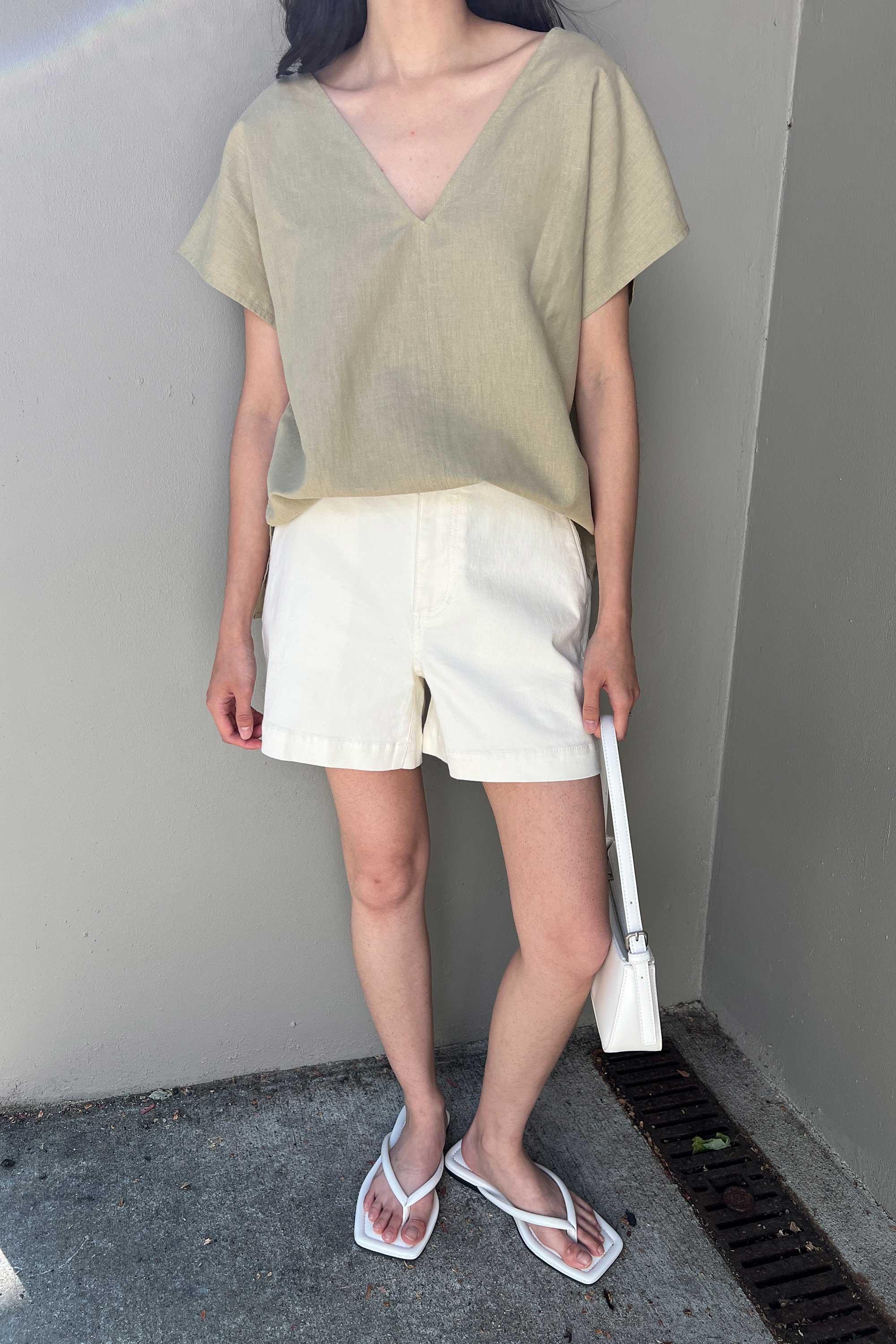 LINEN BLEND V-NECK BLOUSE by OAK + FORT