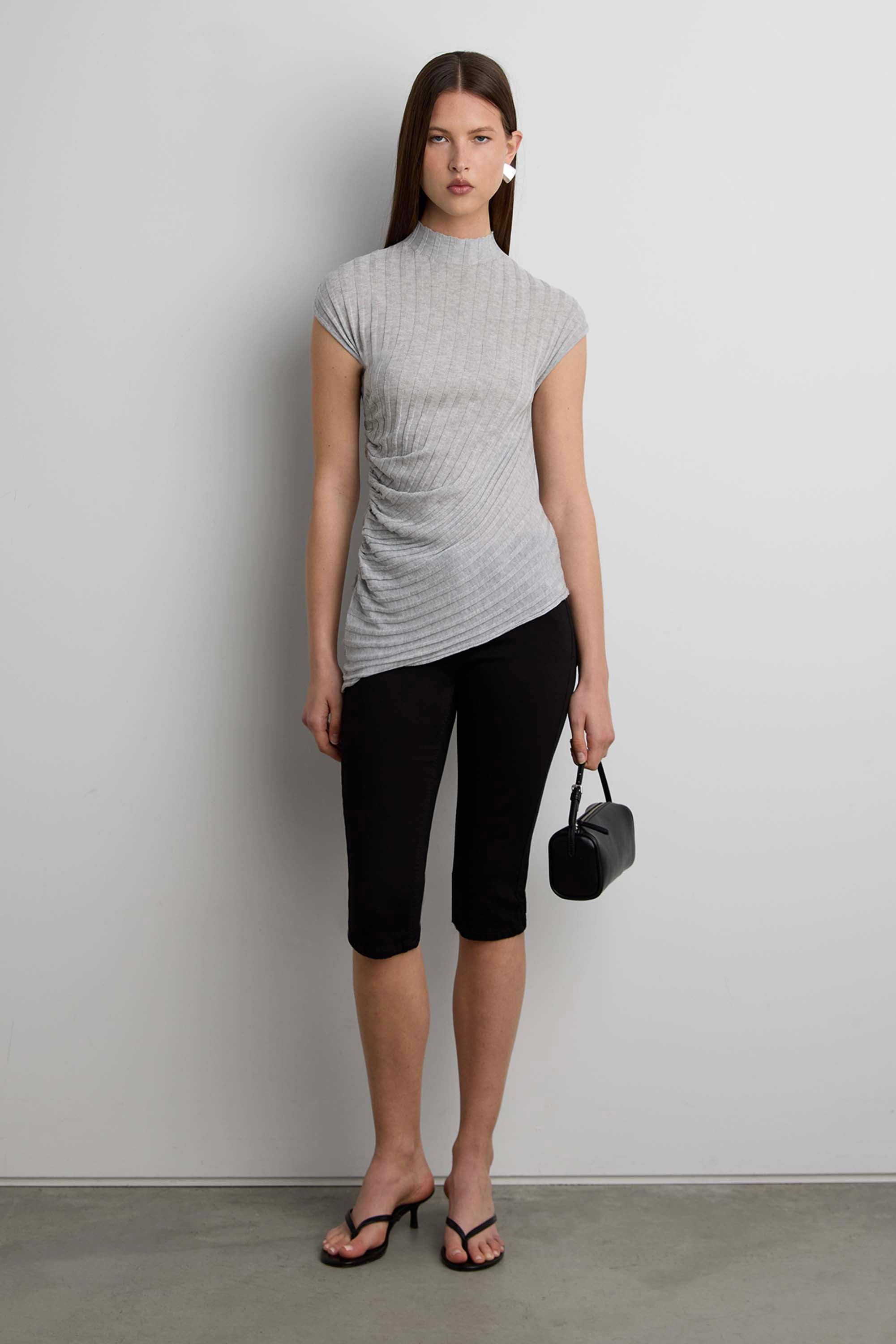 RIBBED TOP WITH SIDE GATHER DETAIL by OAK + FORT