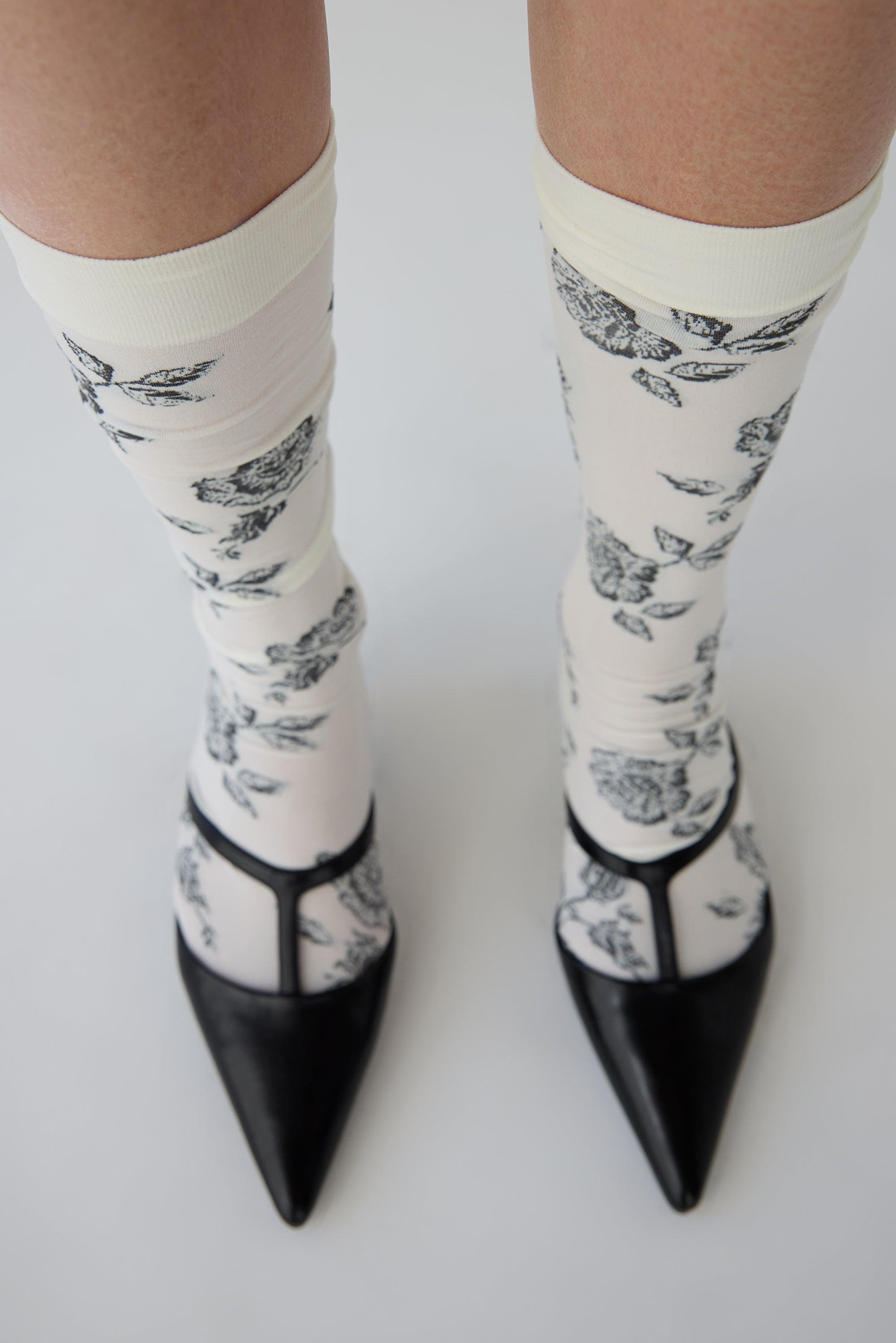 ROSE PATTERN KNEE HIGH SOCKS by OAK + FORT