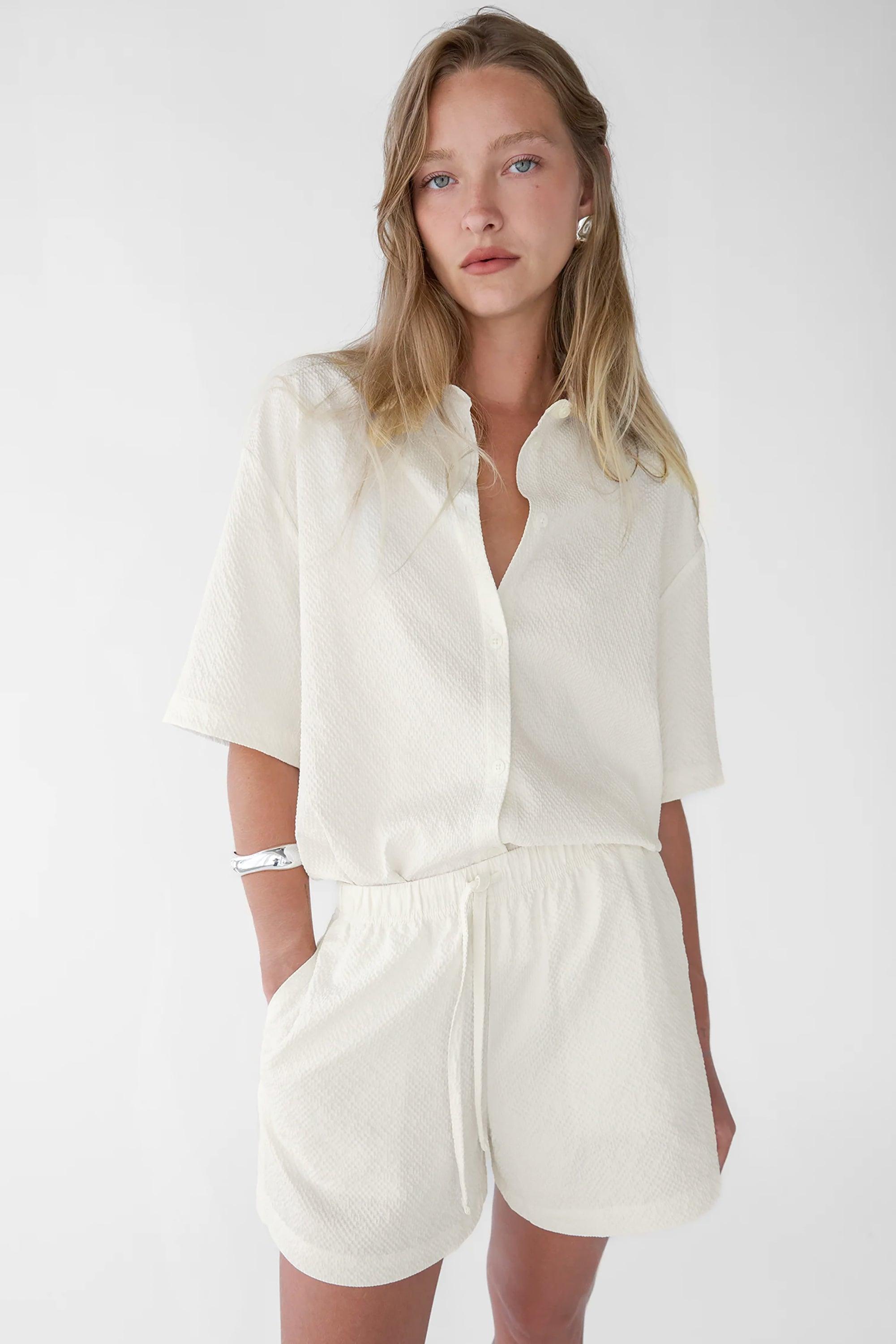 SEERSUCKER SHORT SLEEVE SHIRT by OAK + FORT