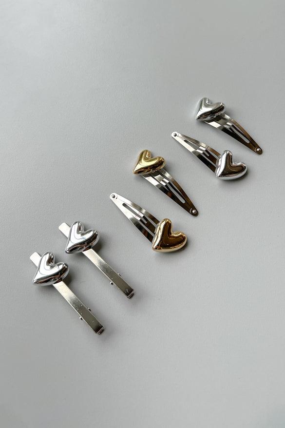 SET OF METALLIC HAIR CLIPS WITH HEART PENDANT by OAK + FORT
