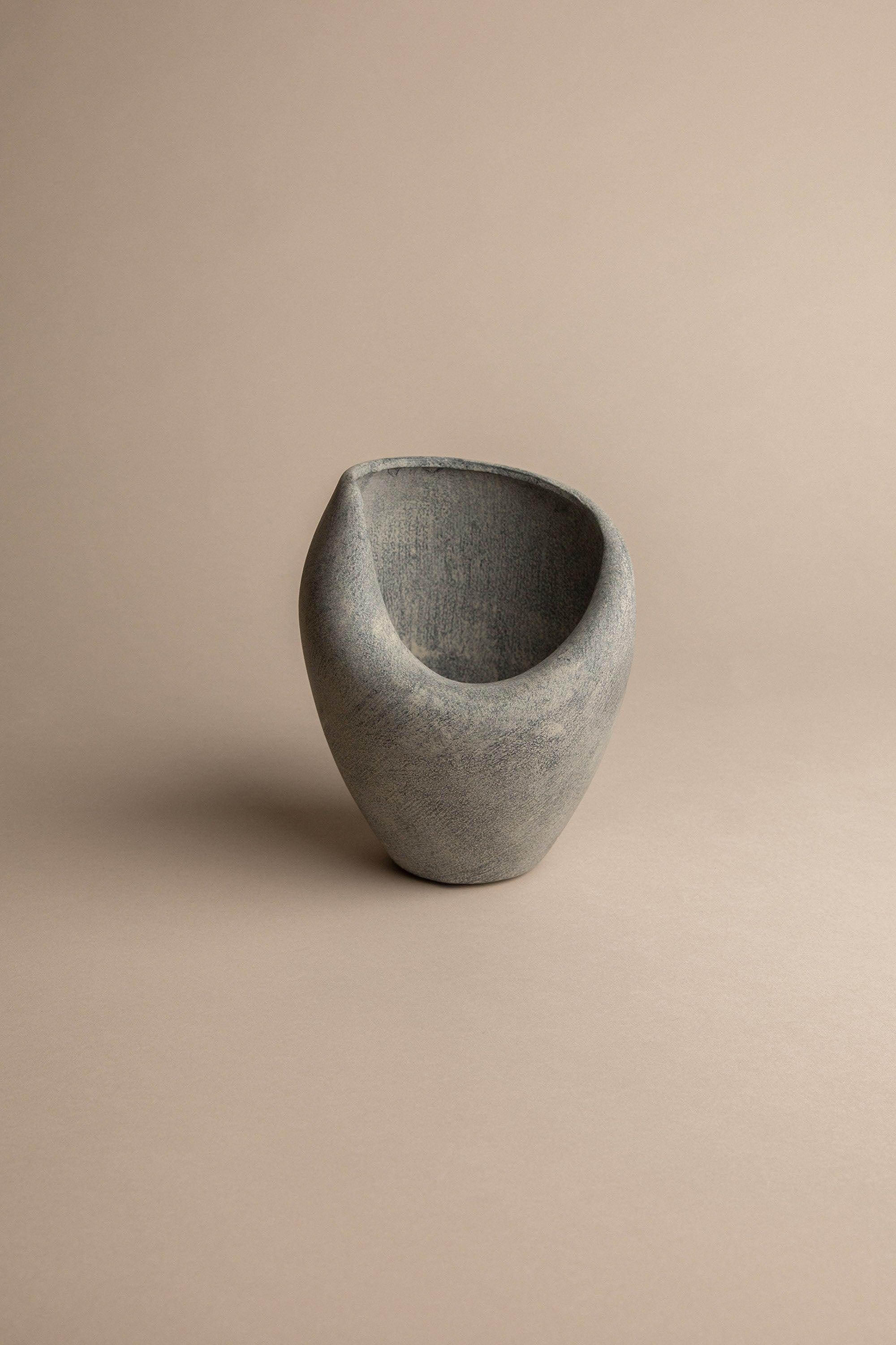 SINU VASE by OAK + FORT