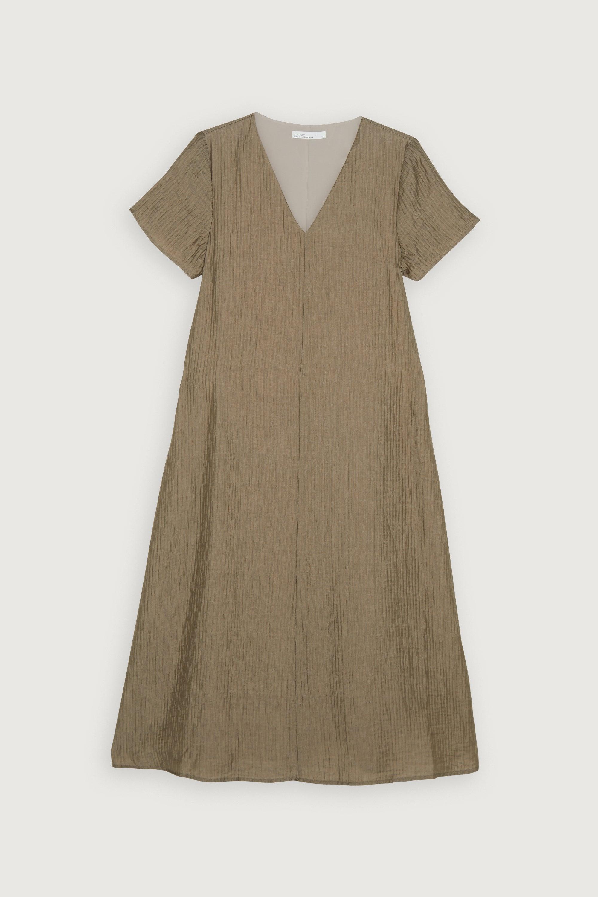 TEXTURED V-NECK LONG DRESS by OAK + FORT