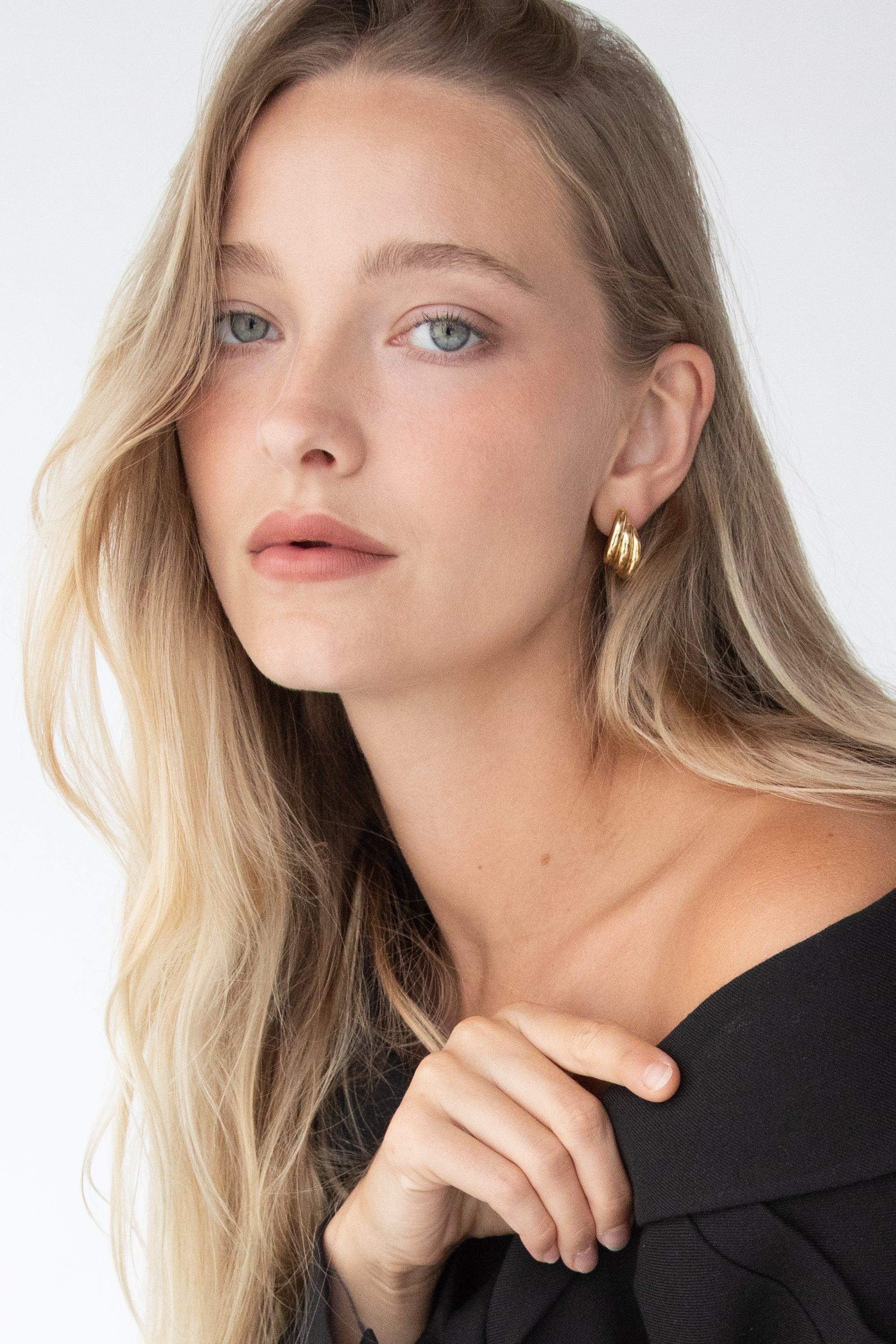 THREE HALF HOOP EARRING by OAK + FORT