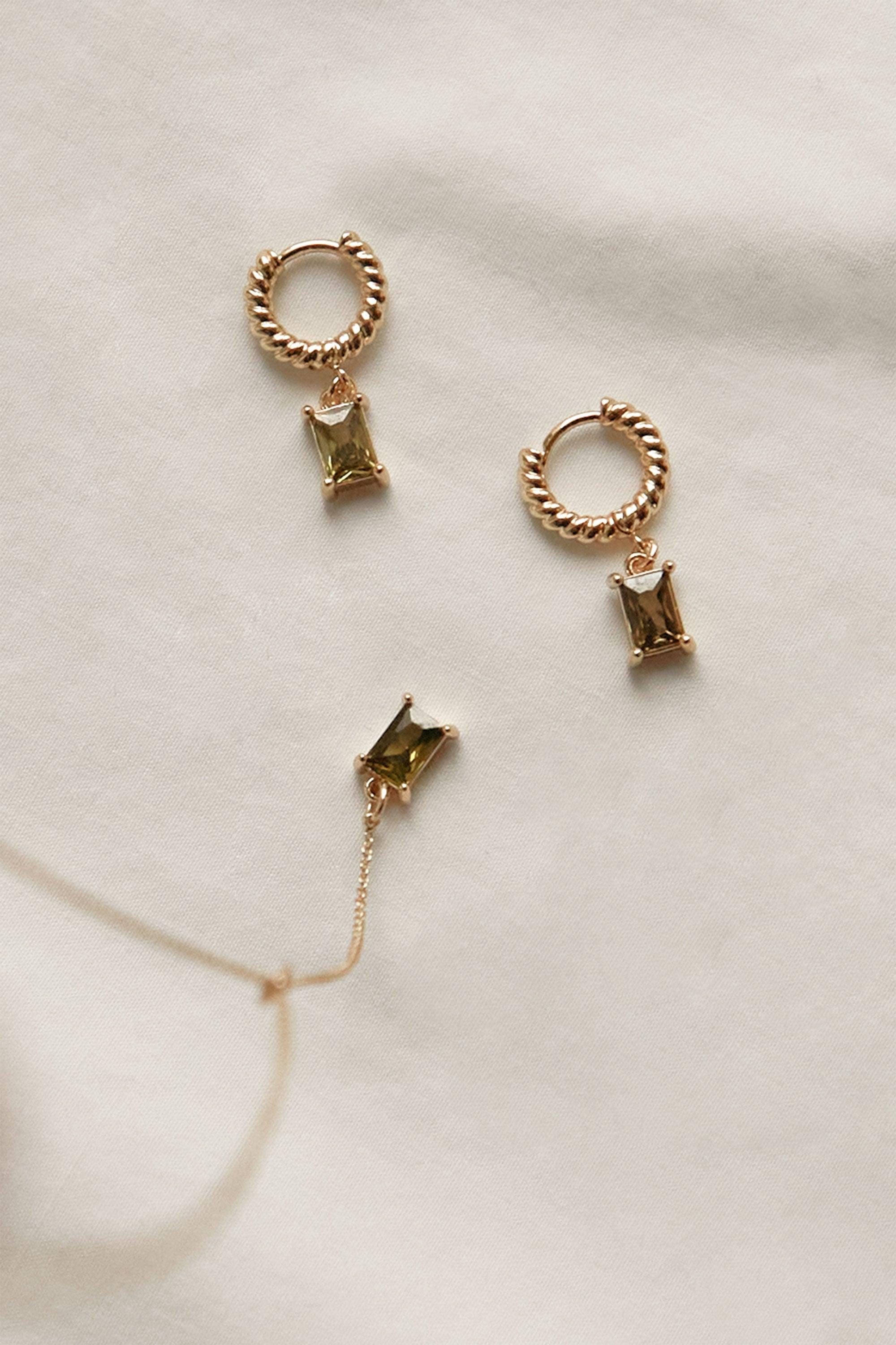 TWISTED HOOP WITH ZIRCONIA by OAK + FORT