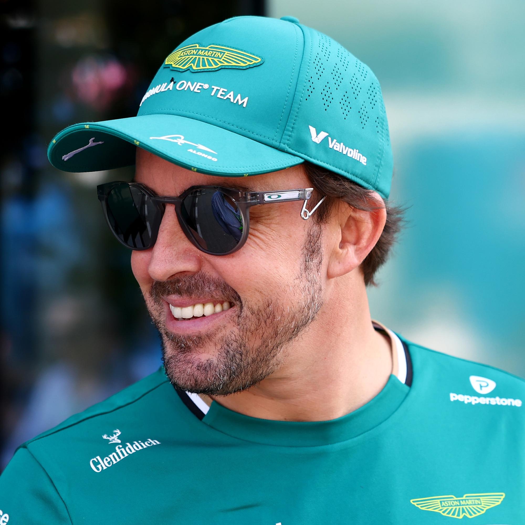 Oakley Men's Oakley X Aston Martin Aramco F1® Team Hstn Metal Sunglasses by OAKLEY