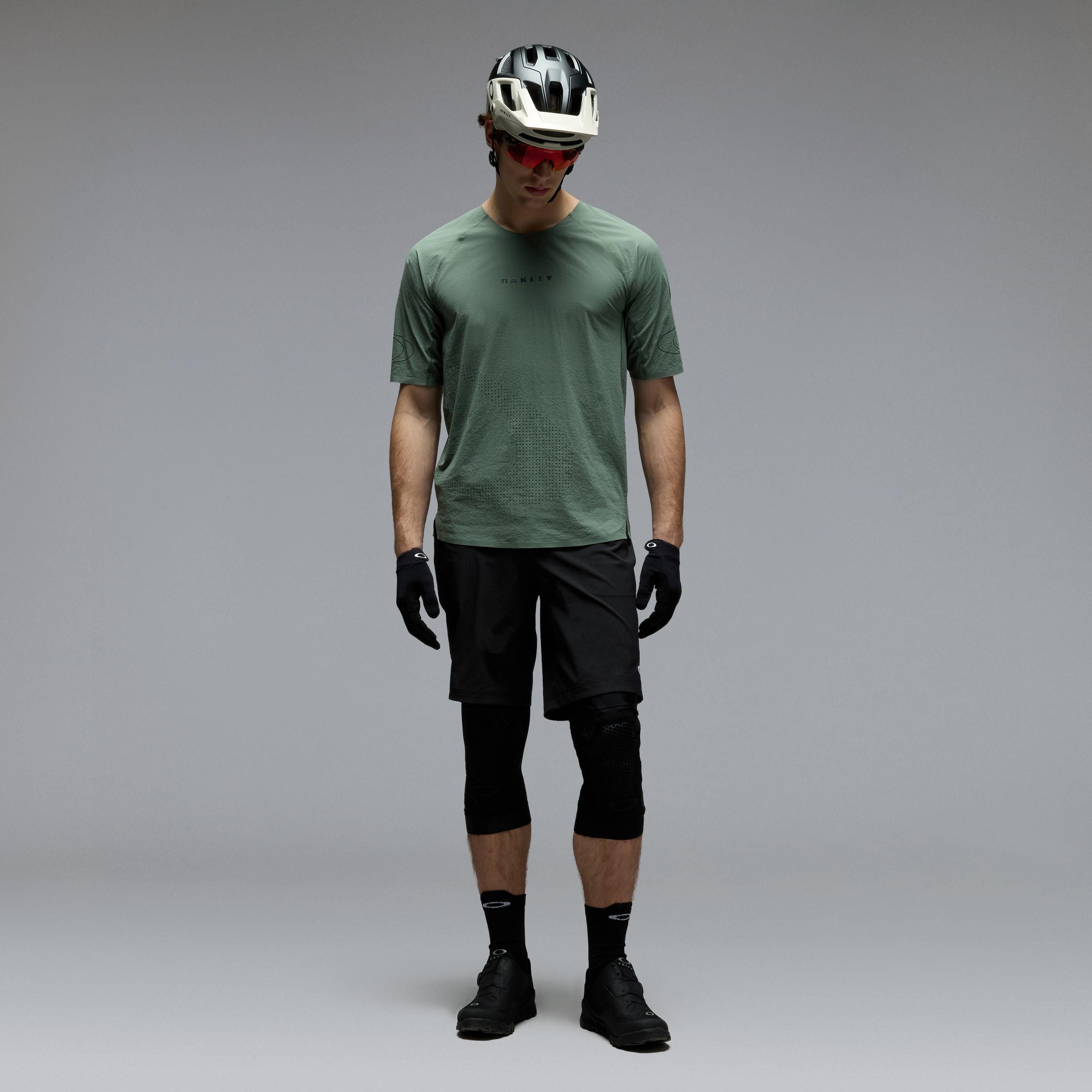 Oakley Men's Seeker Whip Lined Short by OAKLEY