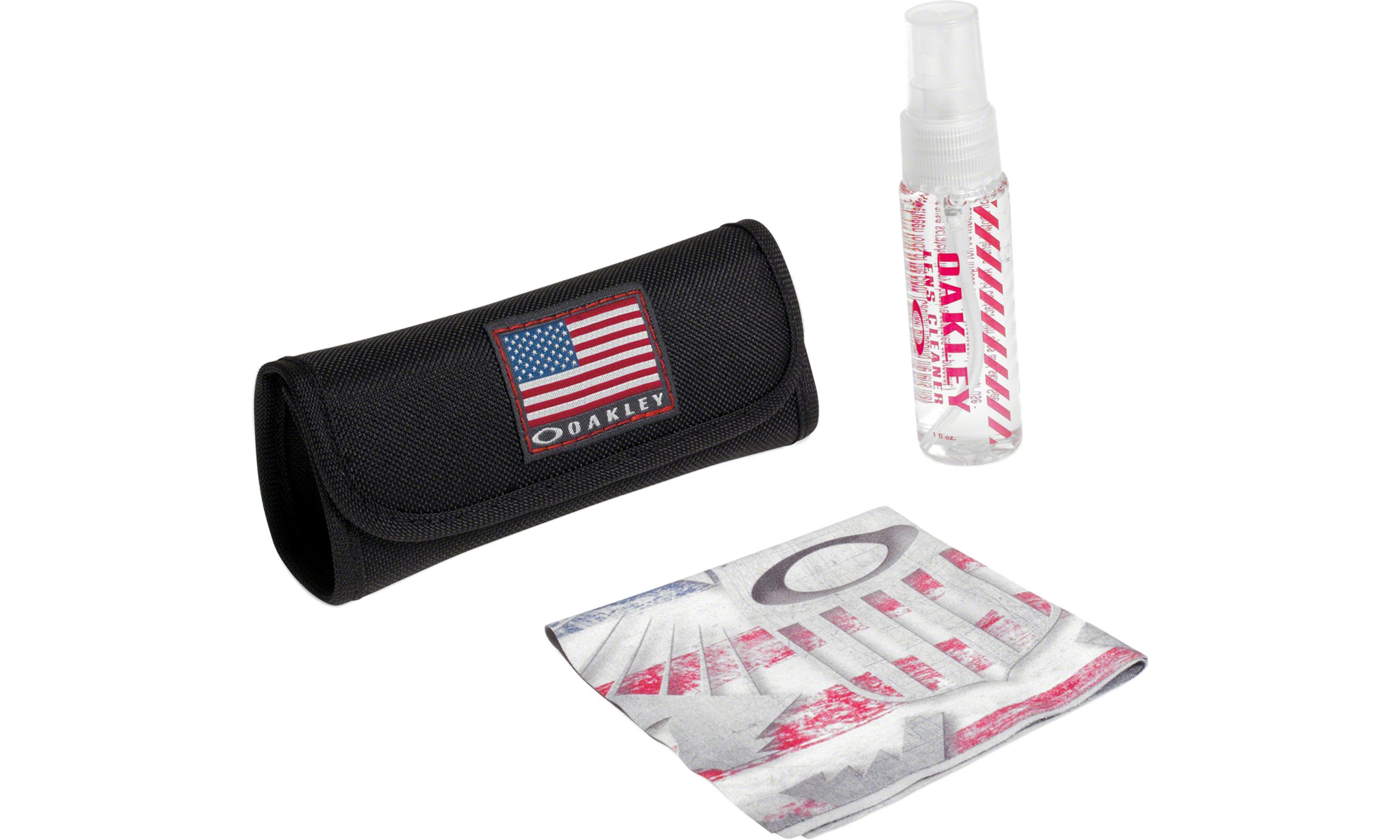 Oakley Men's Usa Flag Lens Cleaning Kit by OAKLEY