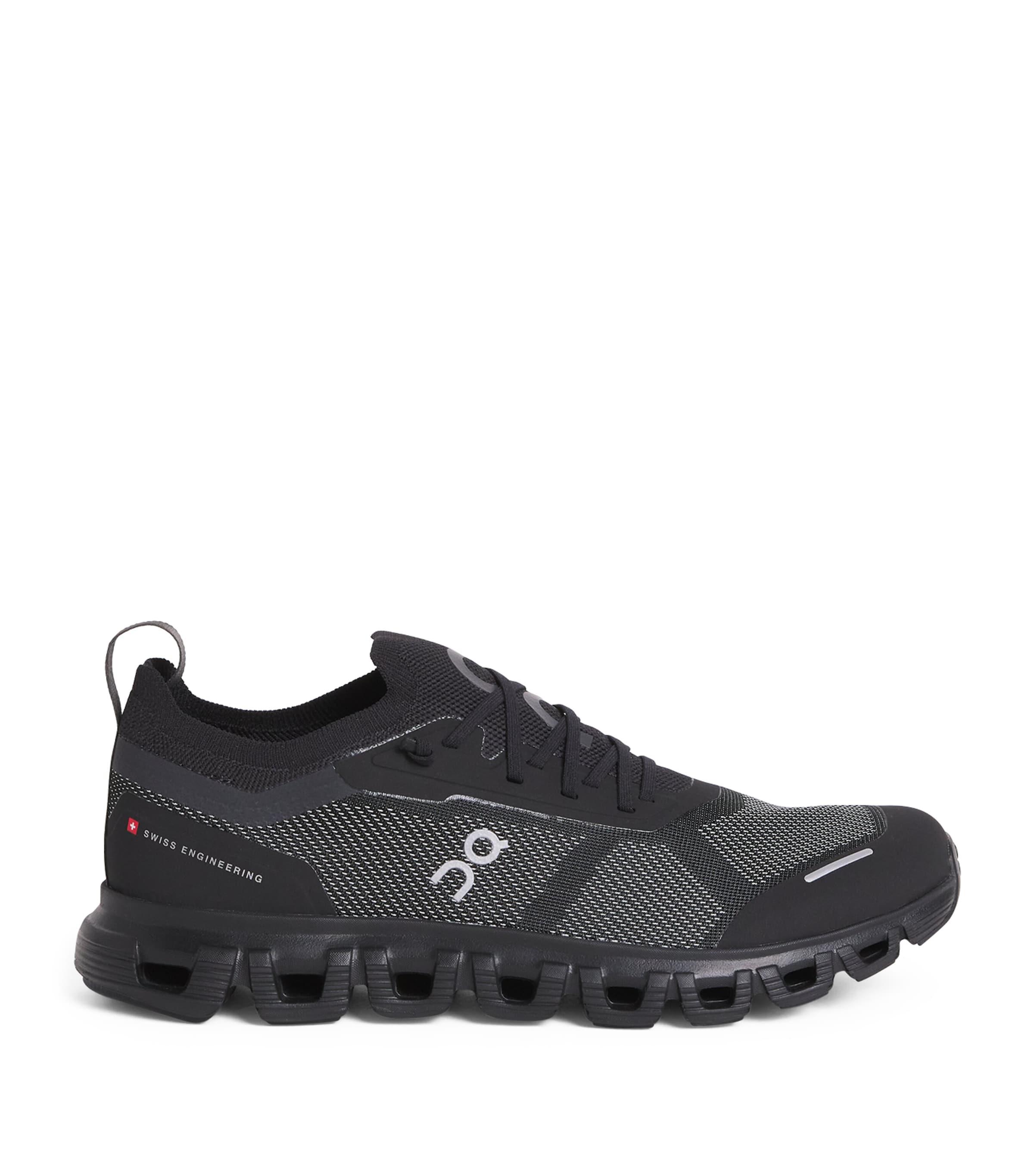 On Cloud 6 Versa Trainers by ON RUNNING