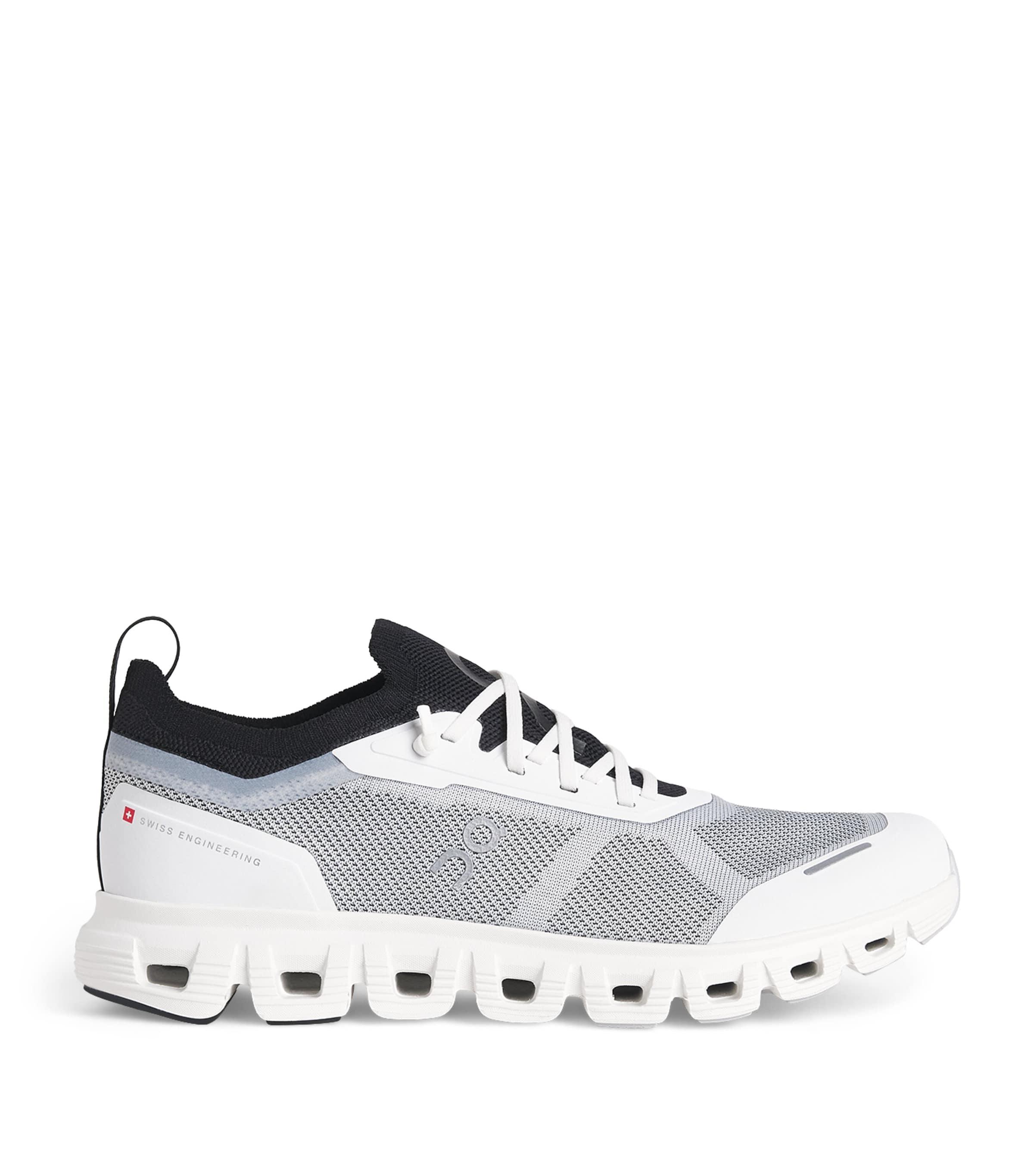 On Cloud 6 Versa Trainers by ON RUNNING