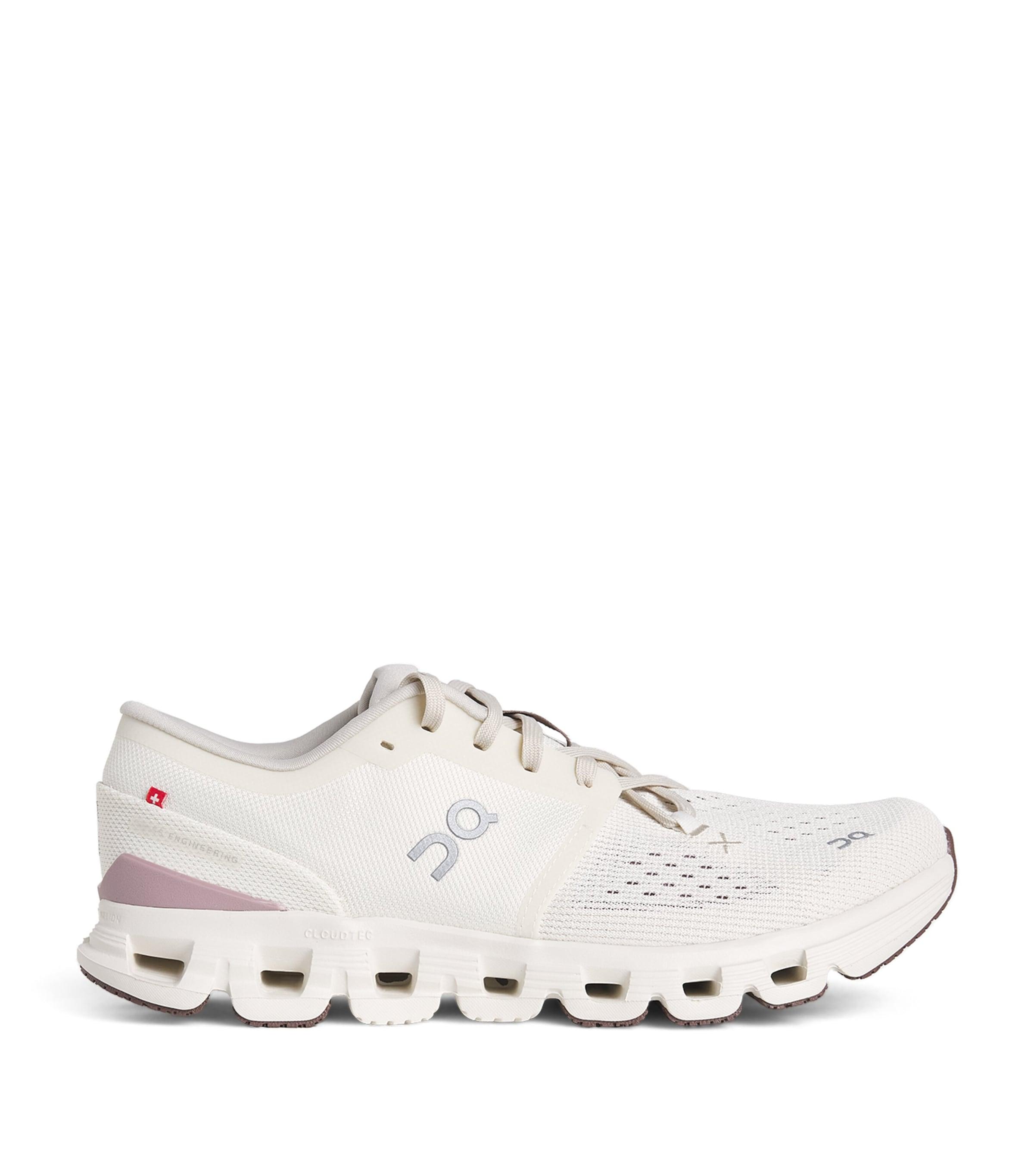 On Cloud X 4 Trainers by ON RUNNING