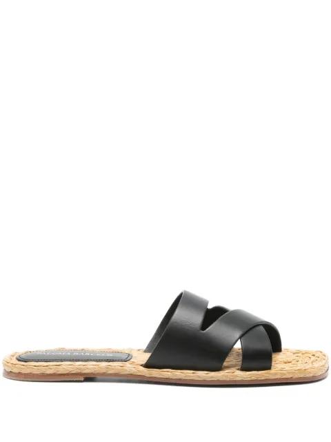 Pauline slides by PALOMA BARCELO