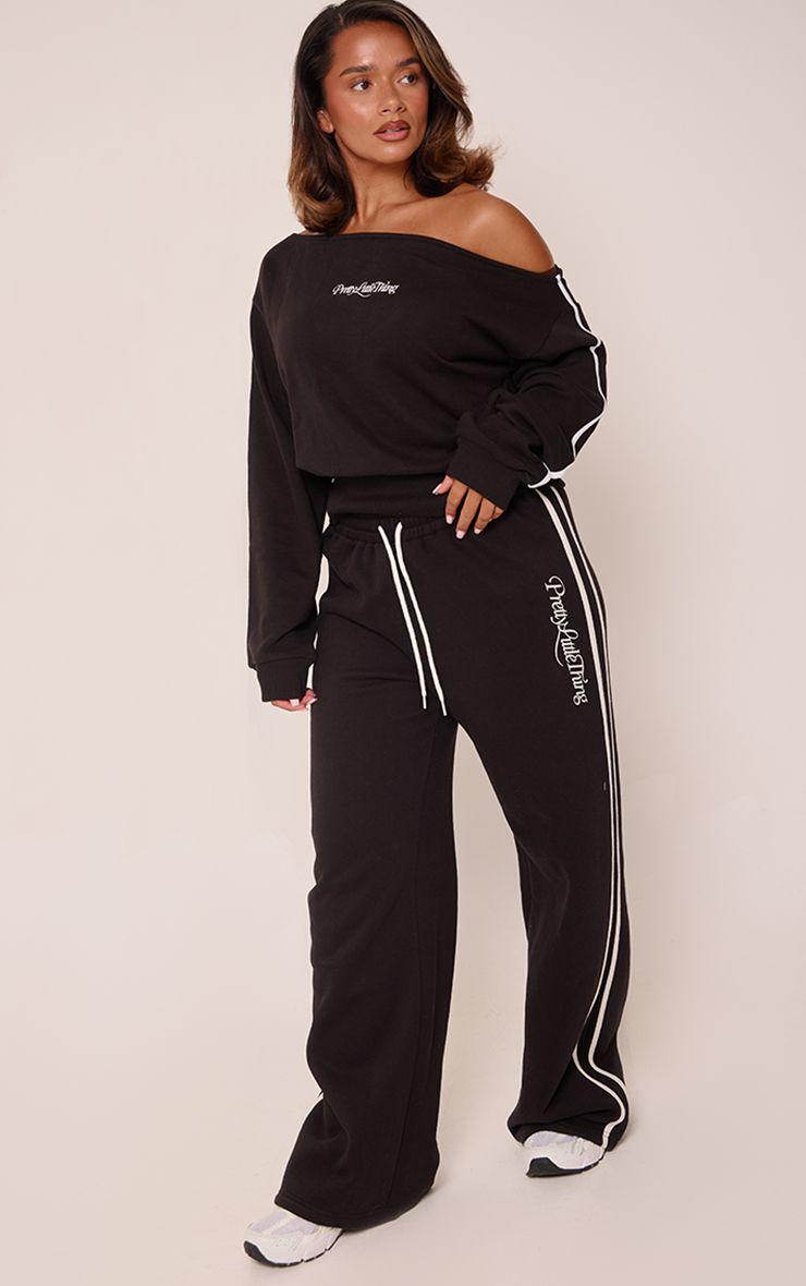 Shape PRETTYLITTLETHING  Contrast Wide Leg Joggers by PRETTYLITTLETHING