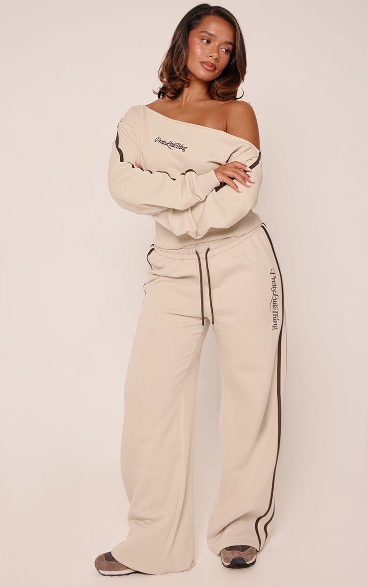 Shape PRETTYLITTLETHING  Contrast Wide Leg Joggers by PRETTYLITTLETHING