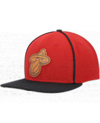 Men's Red, Black Miami Heat Heritage Leather Patch Snapback Hat by PRO STANDARD