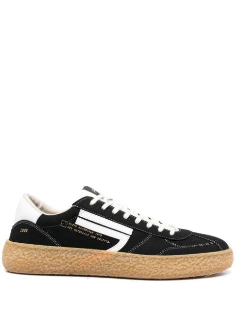 Classic low-top sneakers by PURAAI