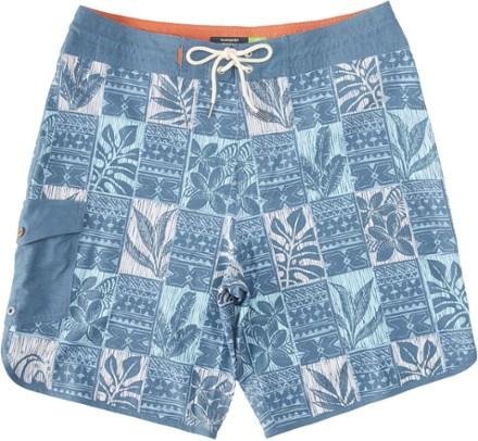 Leaf Boxes Scallop 20" Board Shorts by QUIKSILVER
